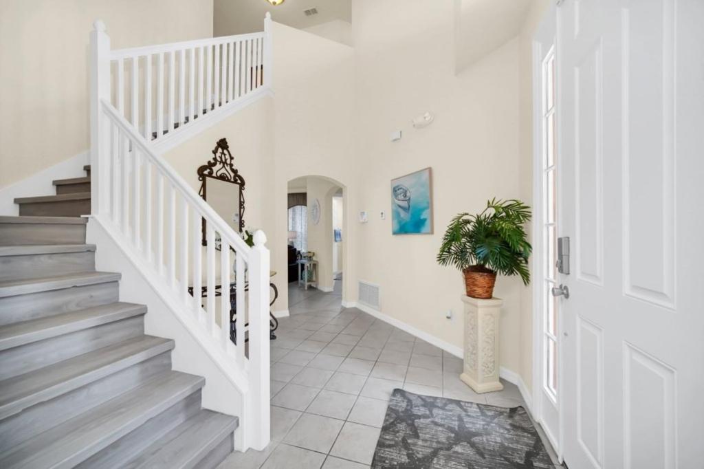 Amazing 5 Bd 4bt with Pvt, Pool & Spa Near Disney villa view 4