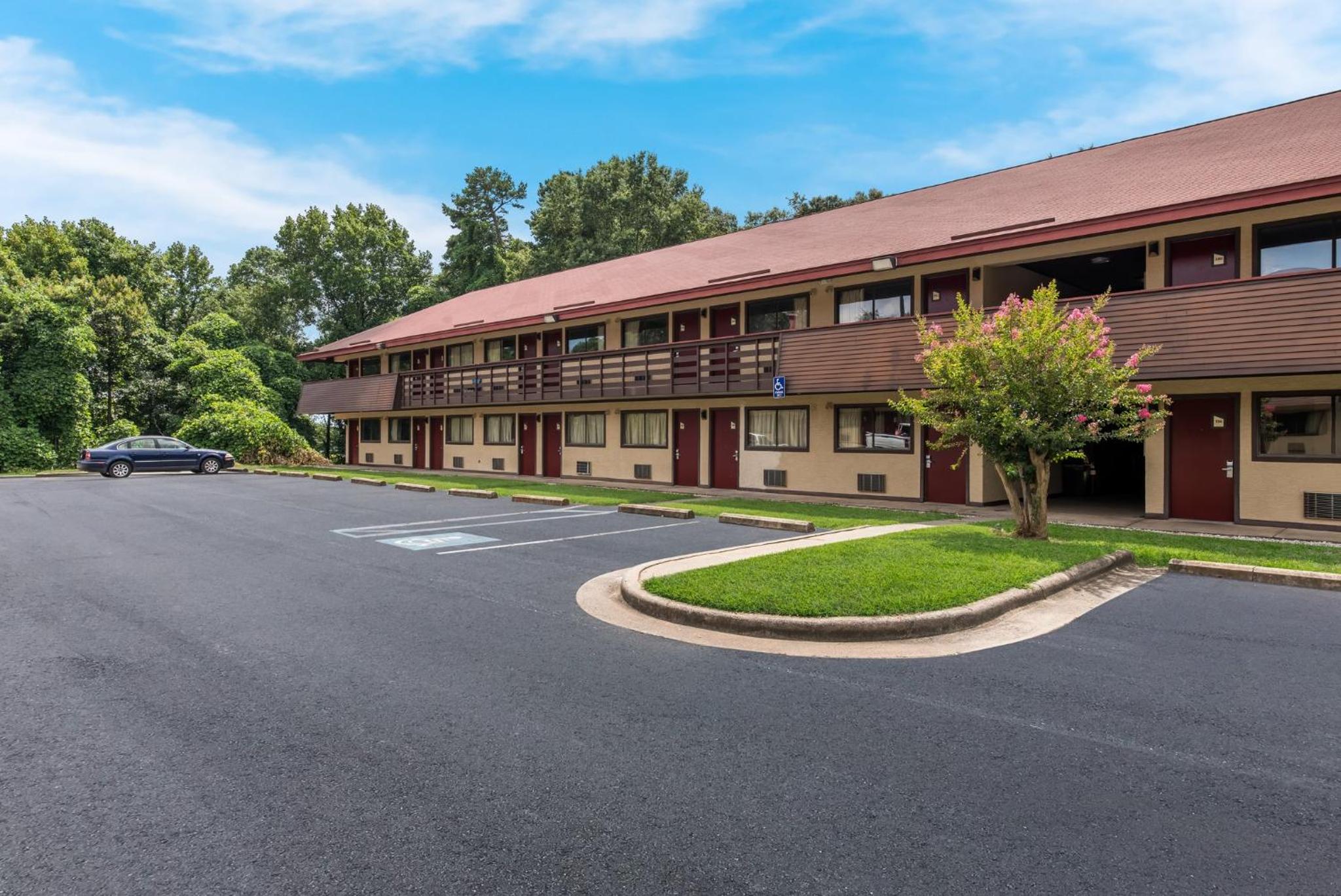 Red Roof Inn Hickory view 3