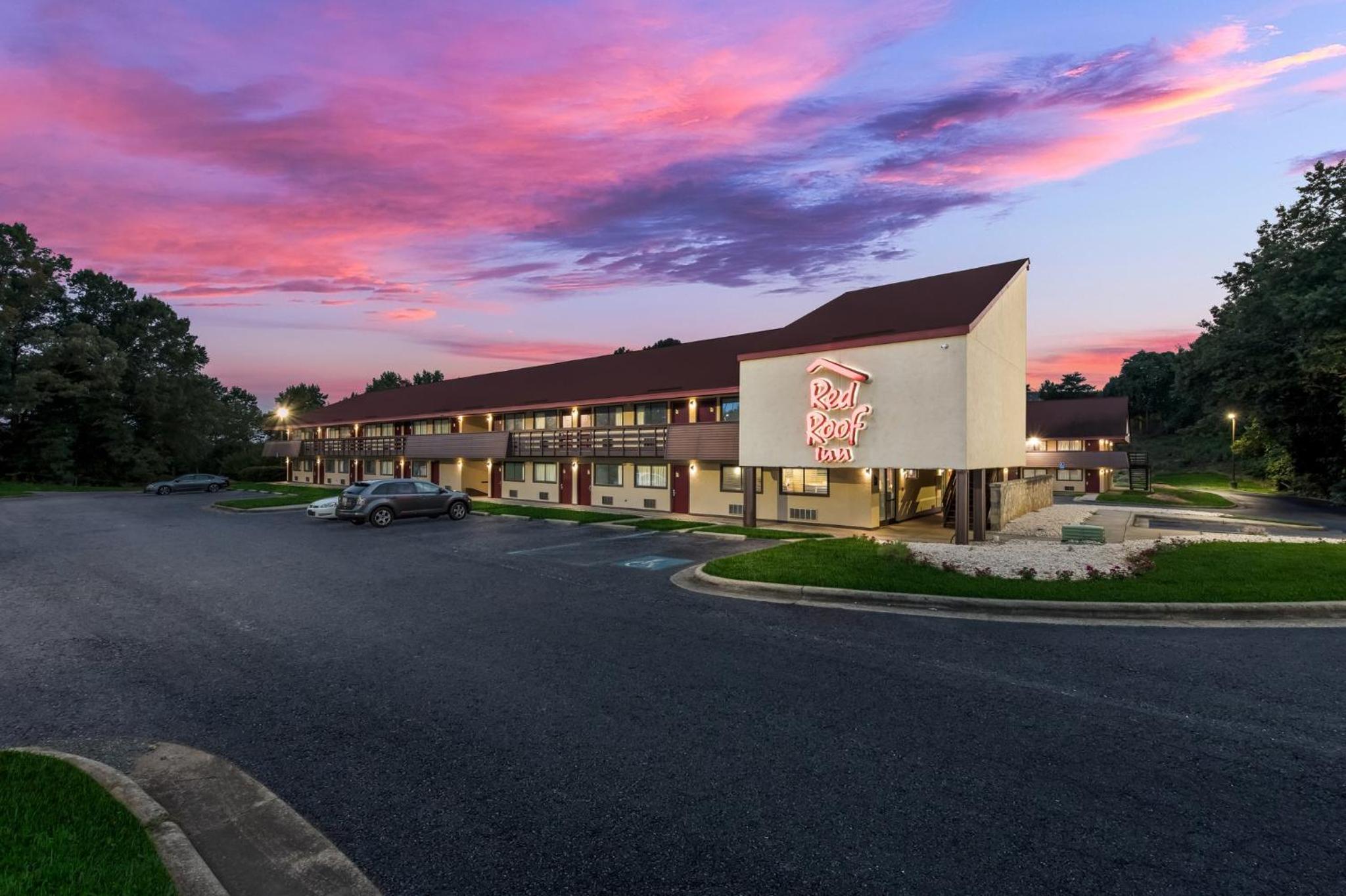 Red Roof Inn Hickory view 5