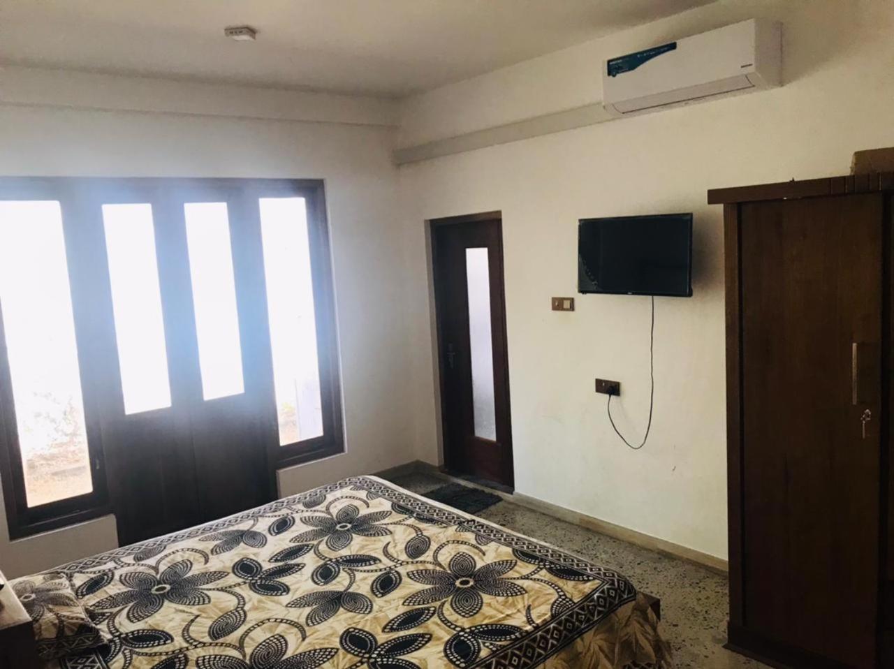 White Villa 19A Homestay