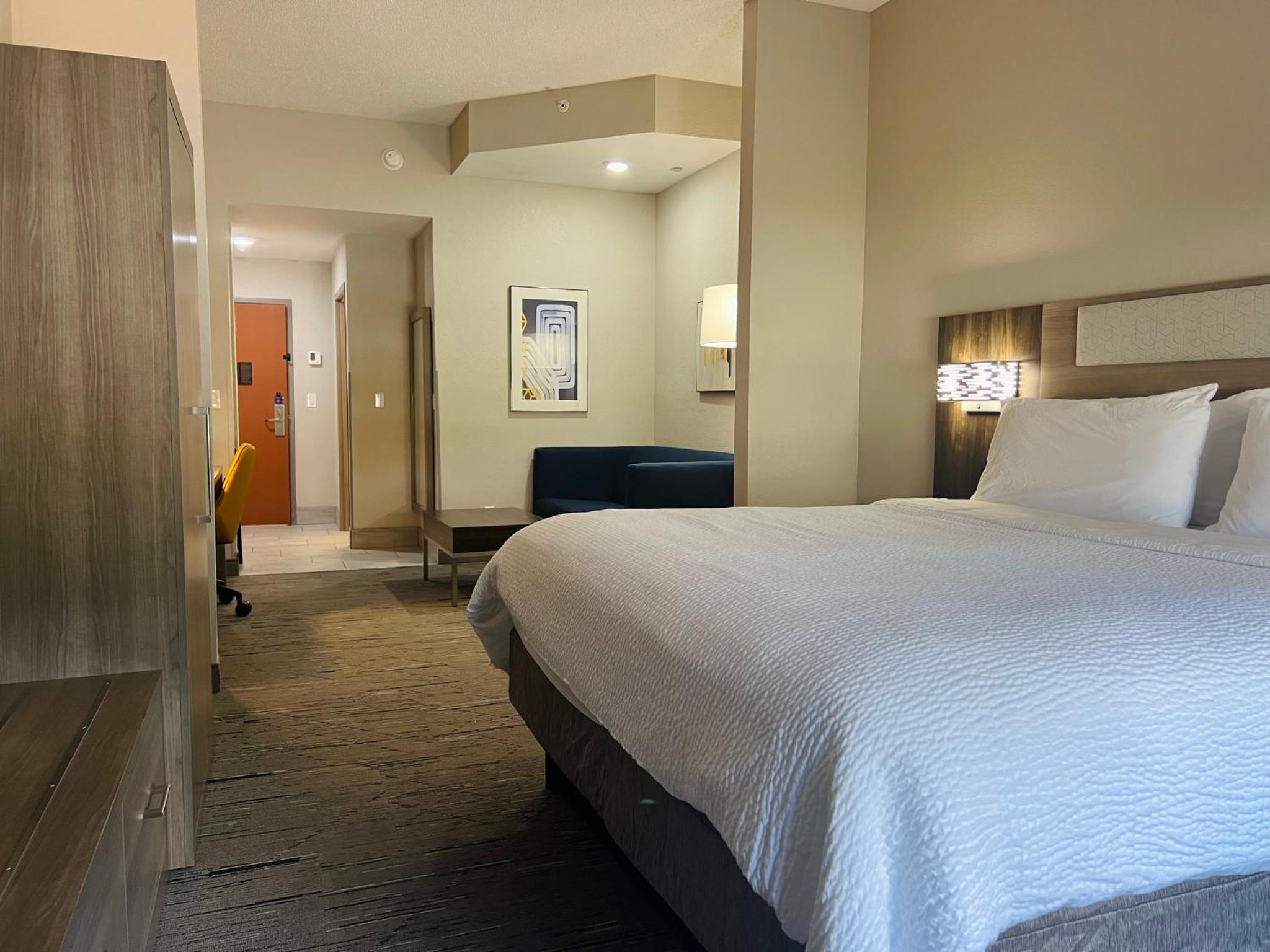 Sebring Vacations - Holiday Inn Express Suites Sebring, an IHG Hotel - Property Image 50