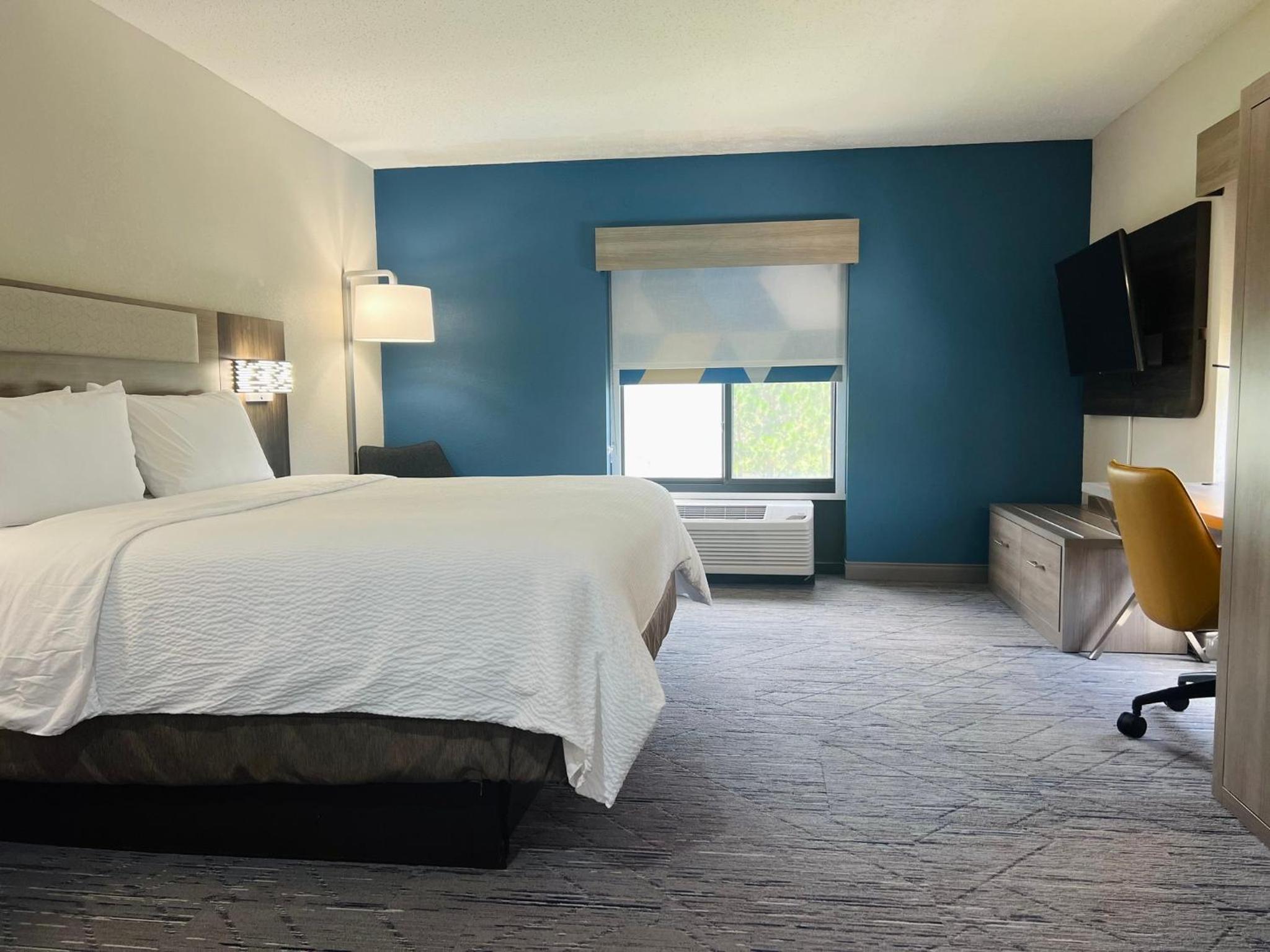 Sebring Vacations - Holiday Inn Express Suites Sebring, an IHG Hotel - Property Image 40