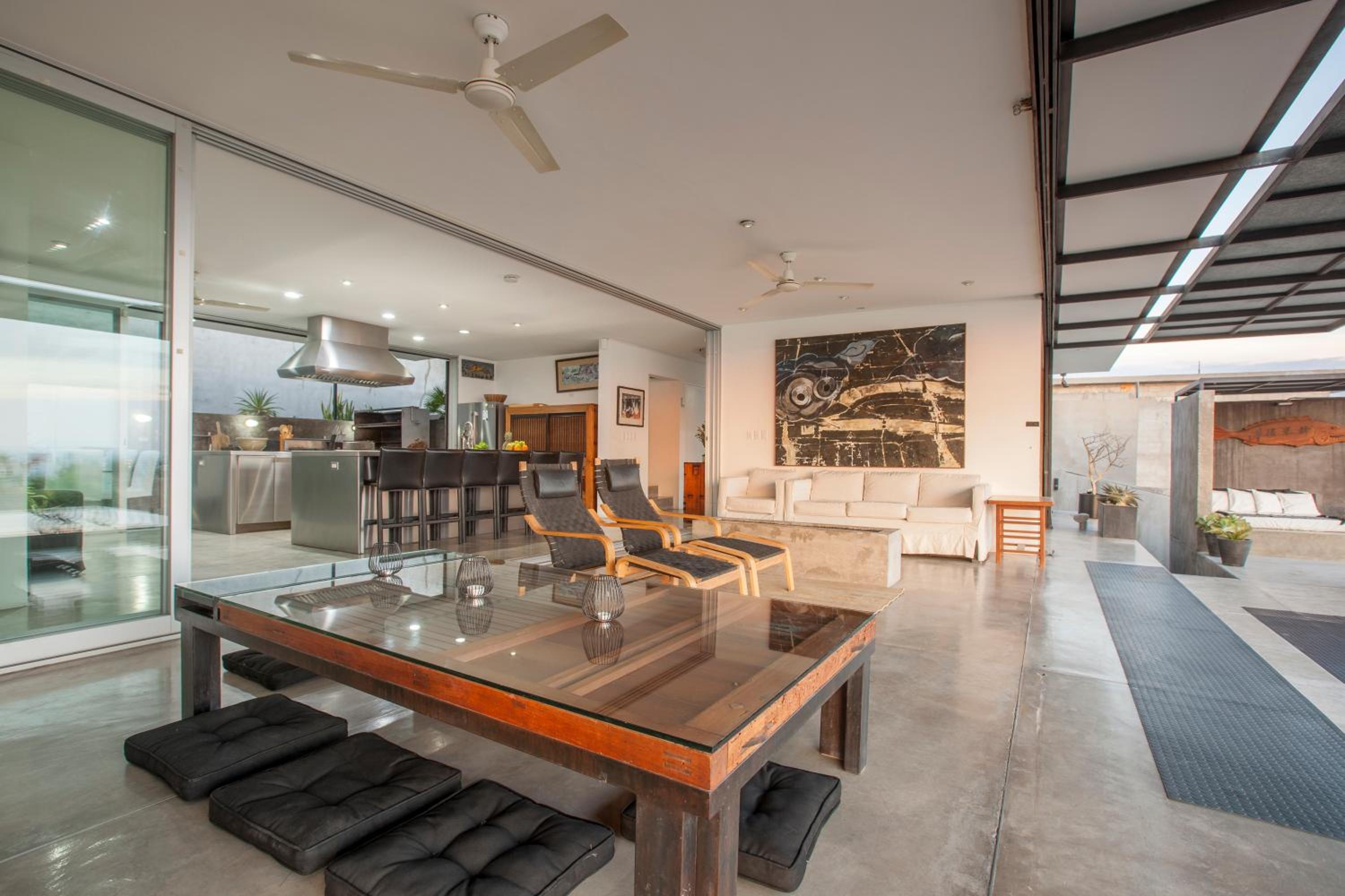Villa Wellmina - Stunning Sunsets & Relaxing Poolside Vibes!