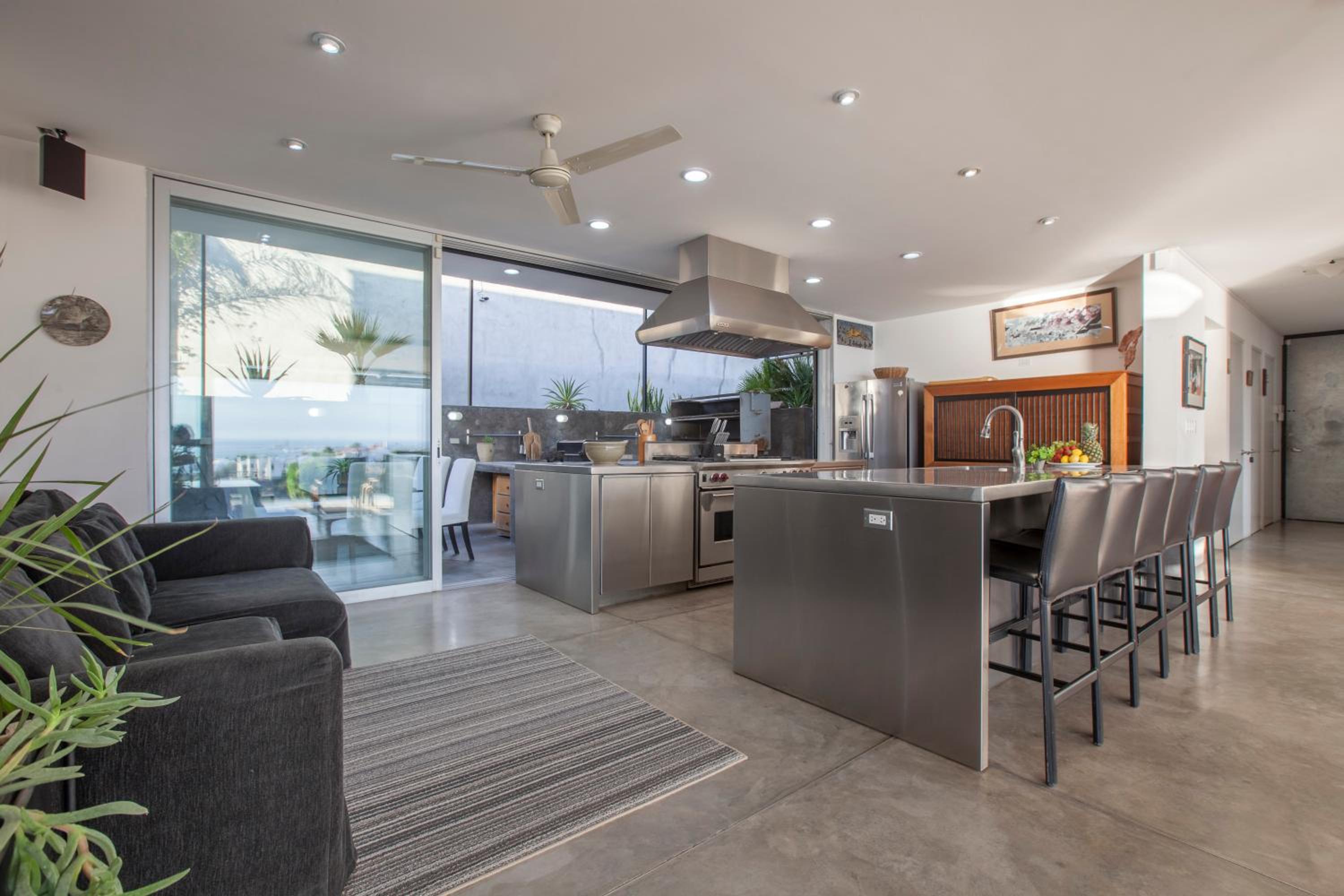 Villa Wellmina - Stunning Sunsets & Relaxing Poolside Vibes!