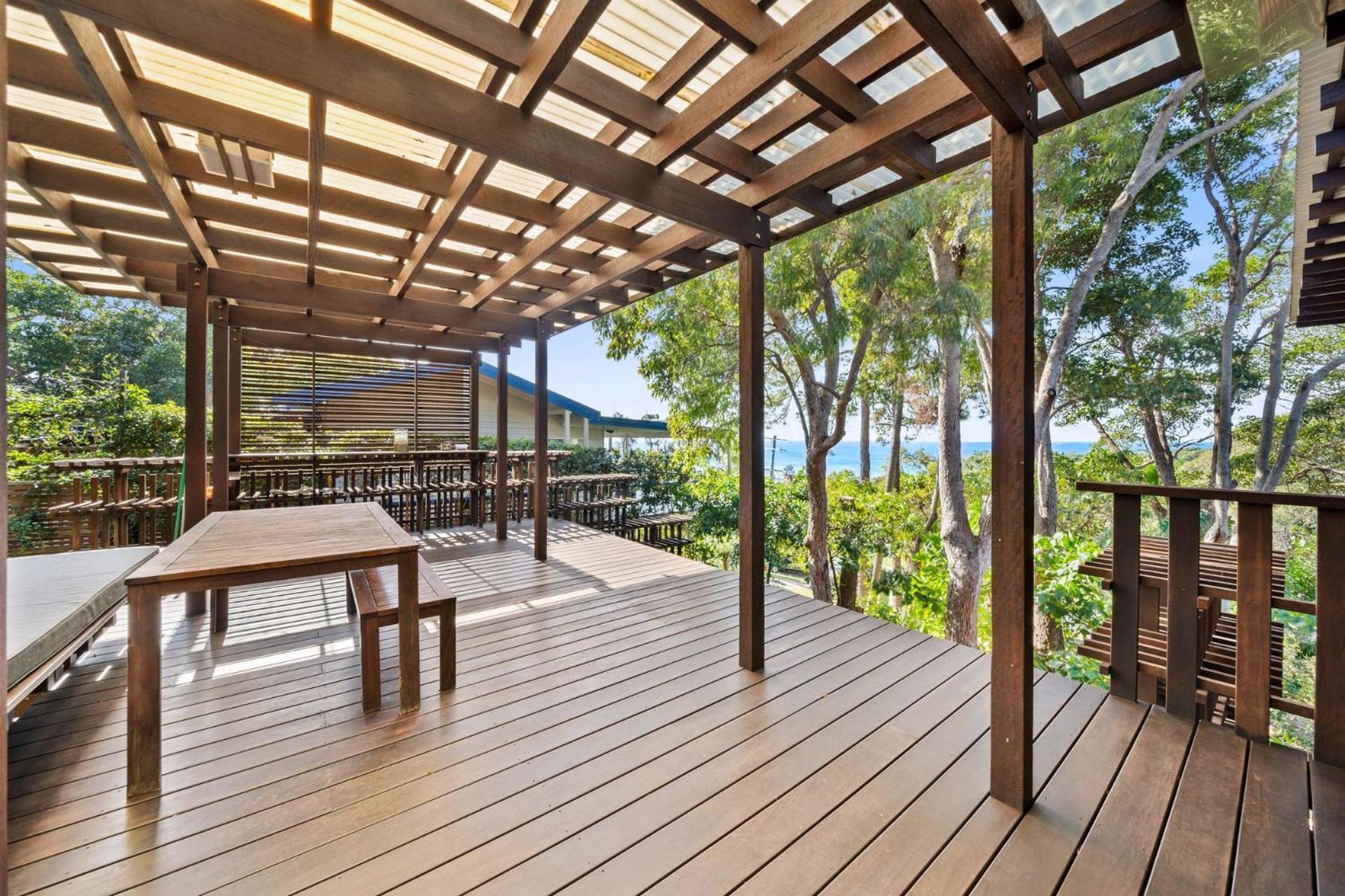 Moonshine Beach Shack by Discover Stradbroke