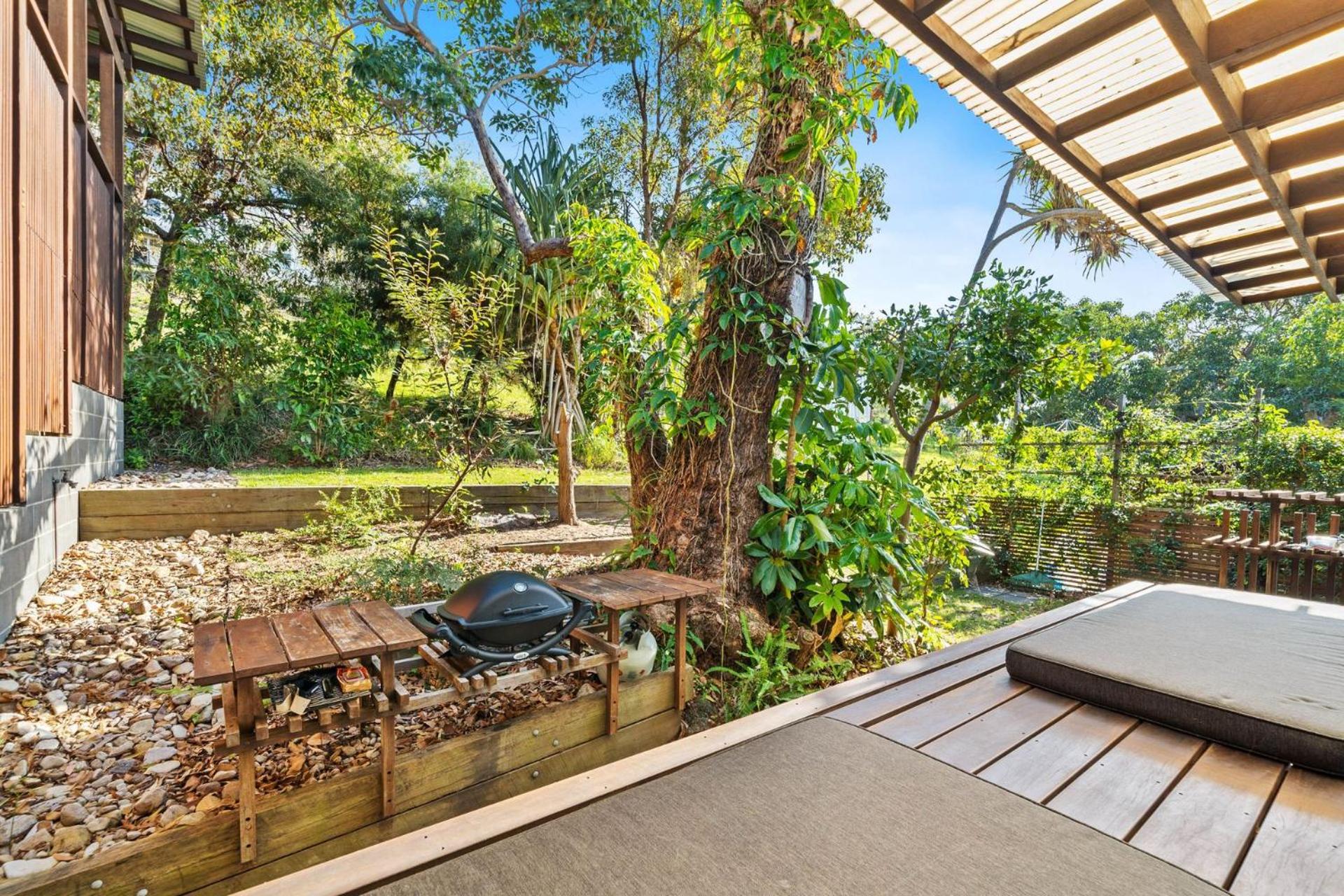 Moonshine Beach Shack by Discover Stradbroke