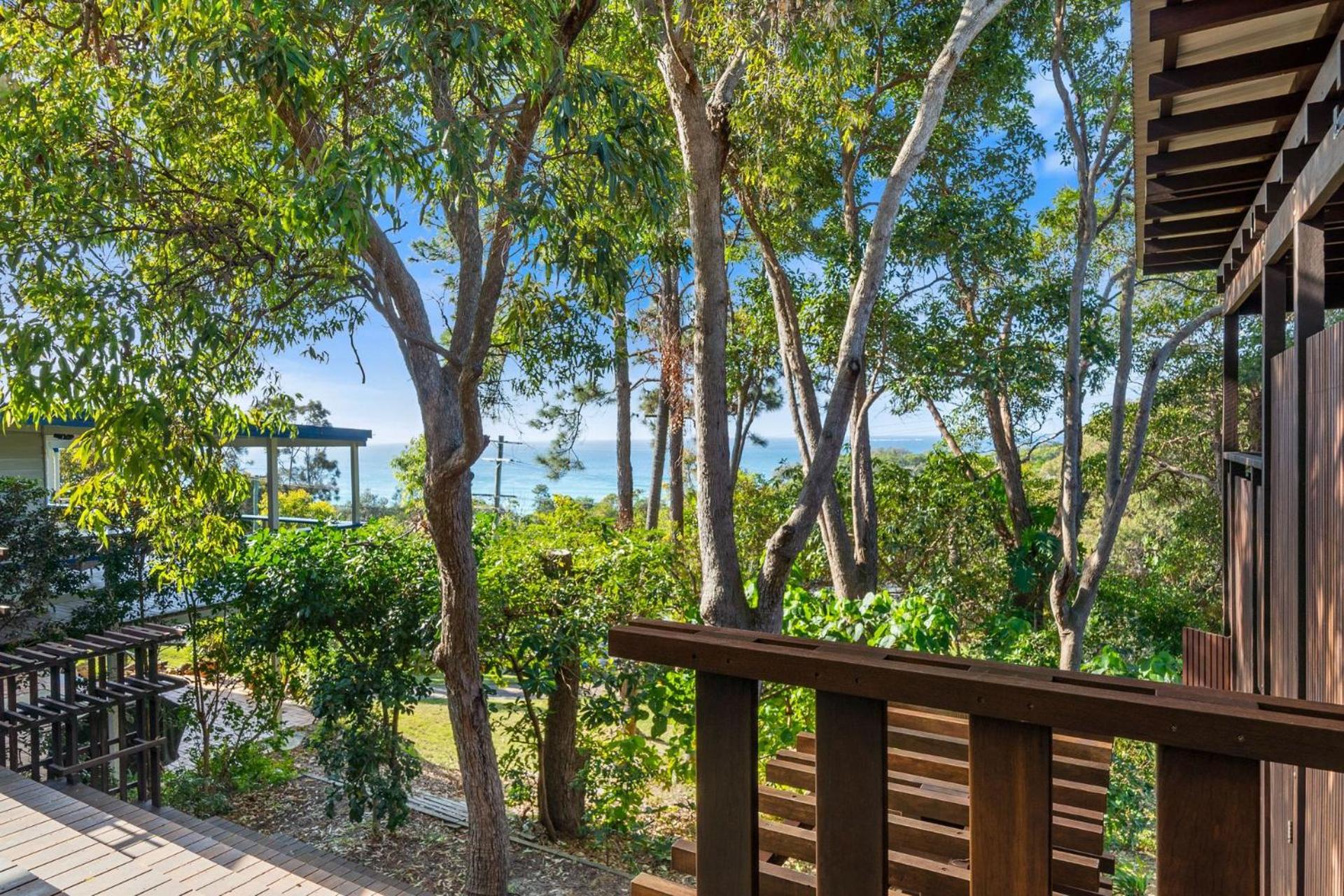 Moonshine Beach Shack by Discover Stradbroke