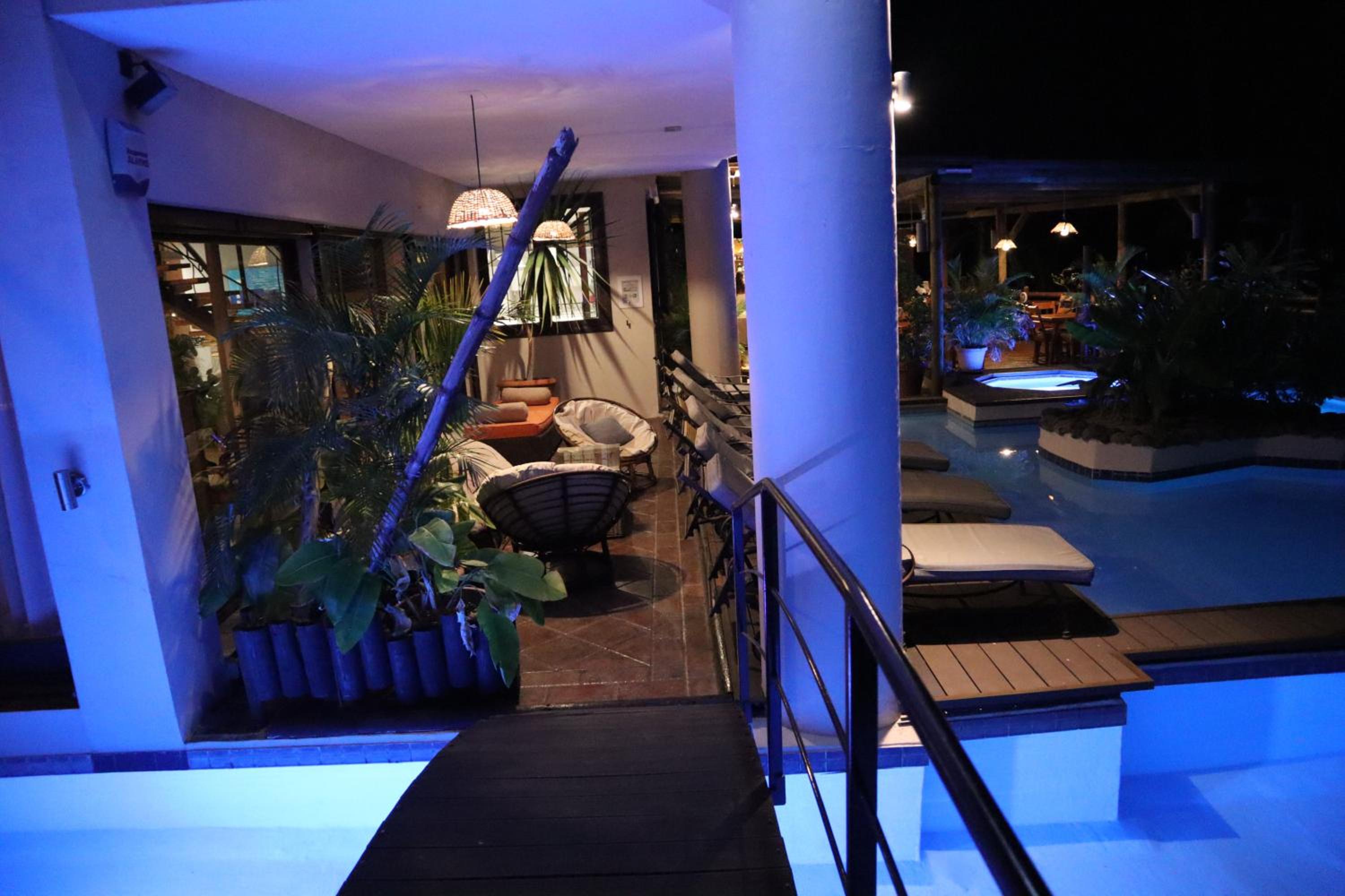 Le Gite du Bonheur Guest House & Car Rental