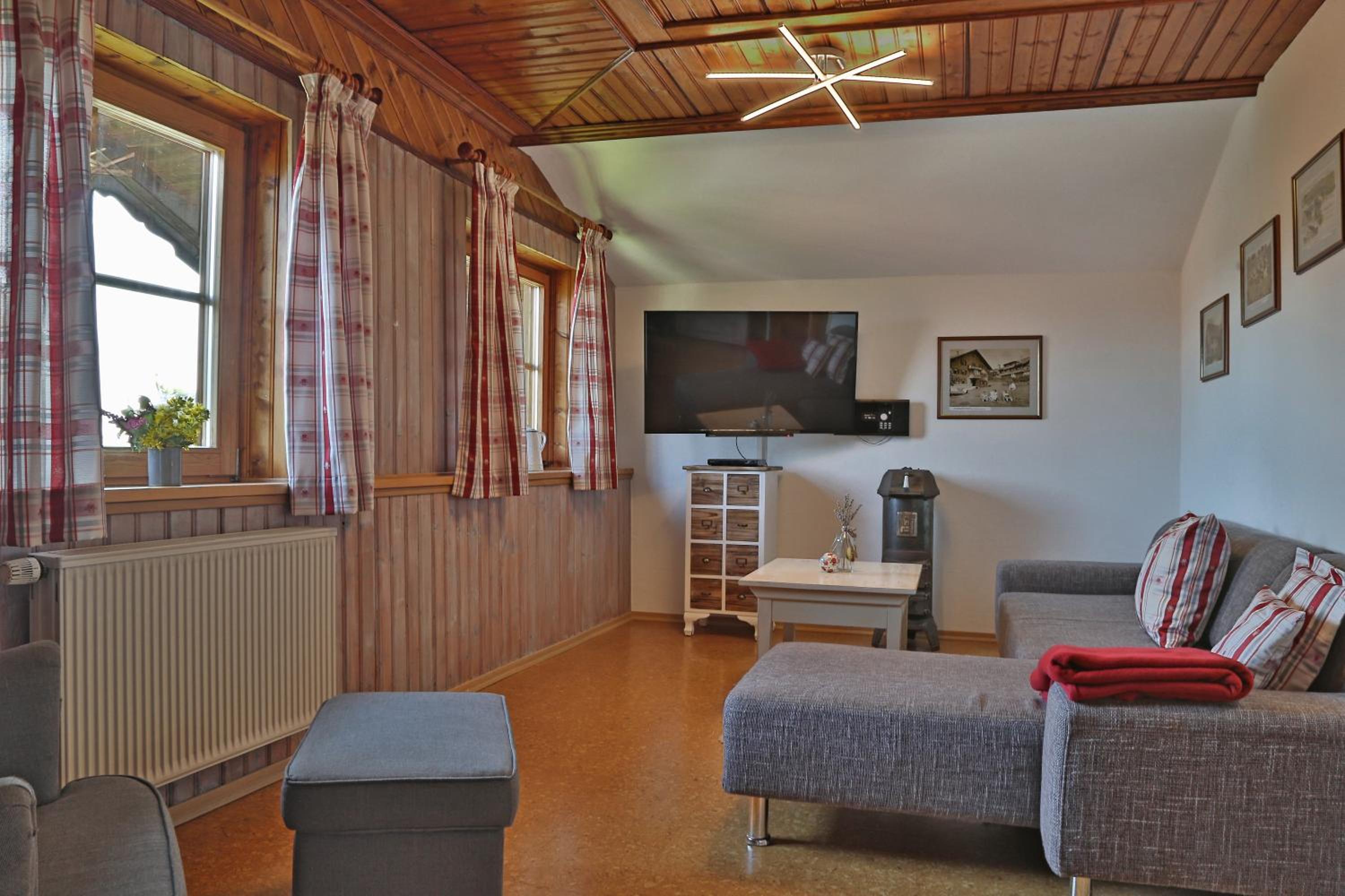 Alpenstern Finy, Bio-Gästehaus