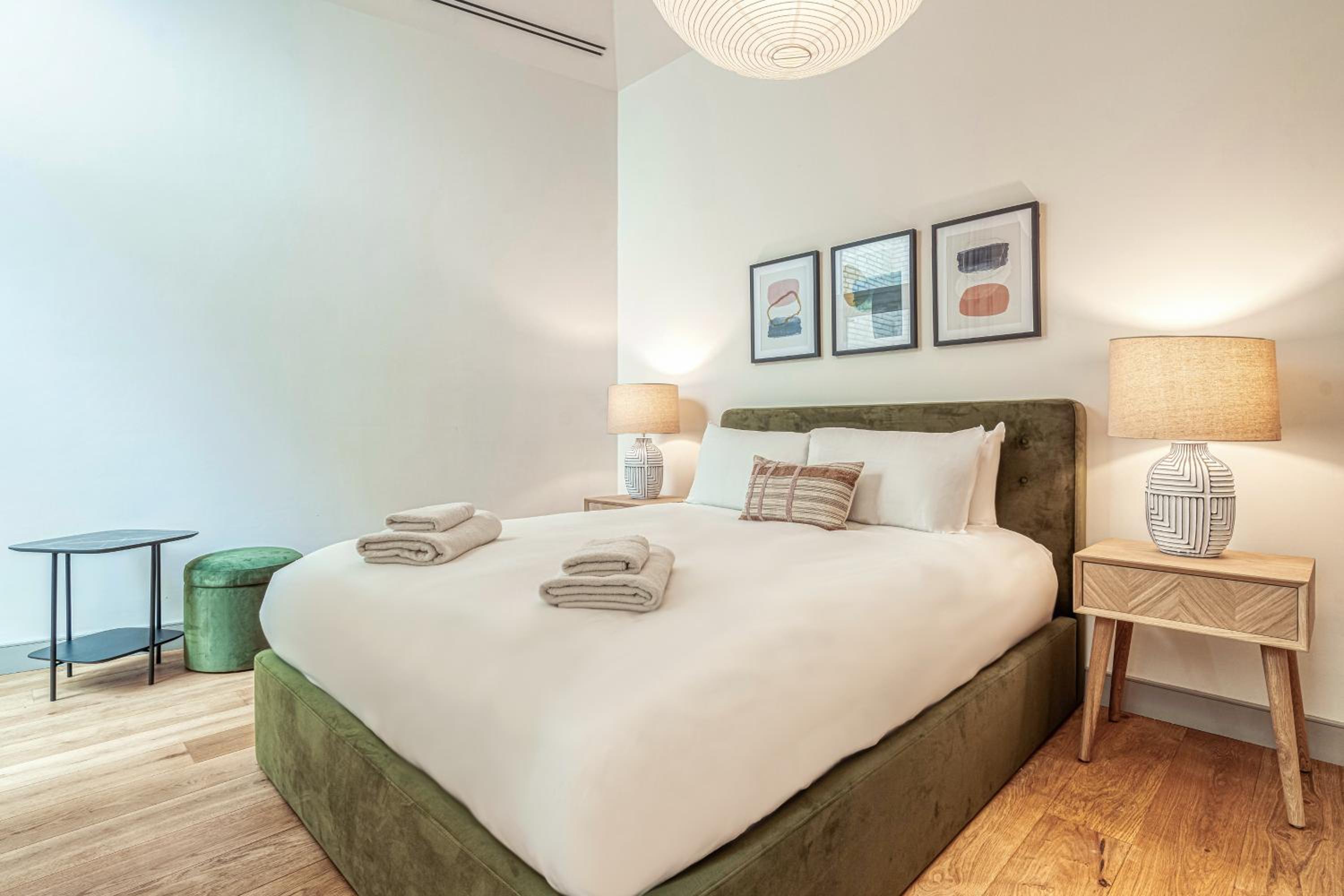 Luxury flats near Big Ben and London Eye