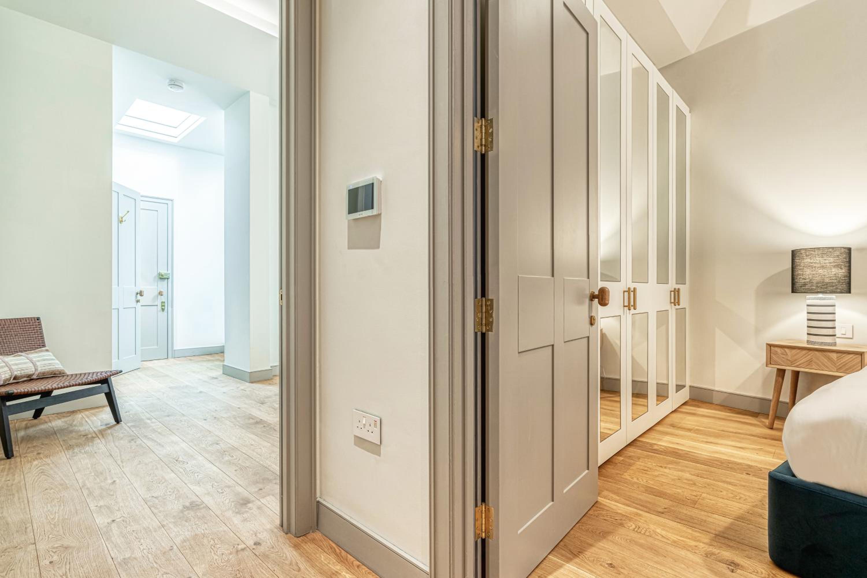 Luxury flats near Big Ben and London Eye