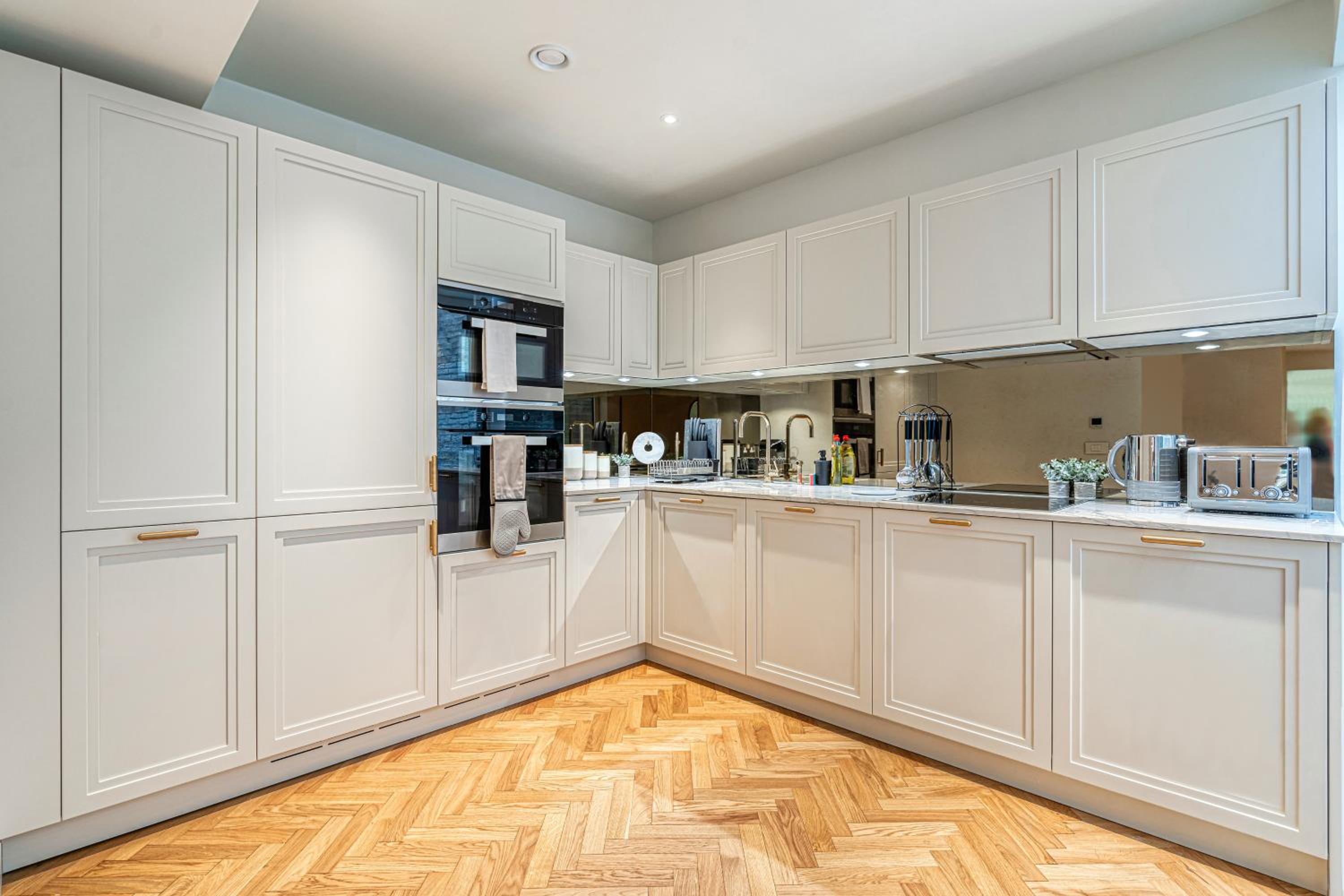 Luxury flats near Big Ben and London Eye