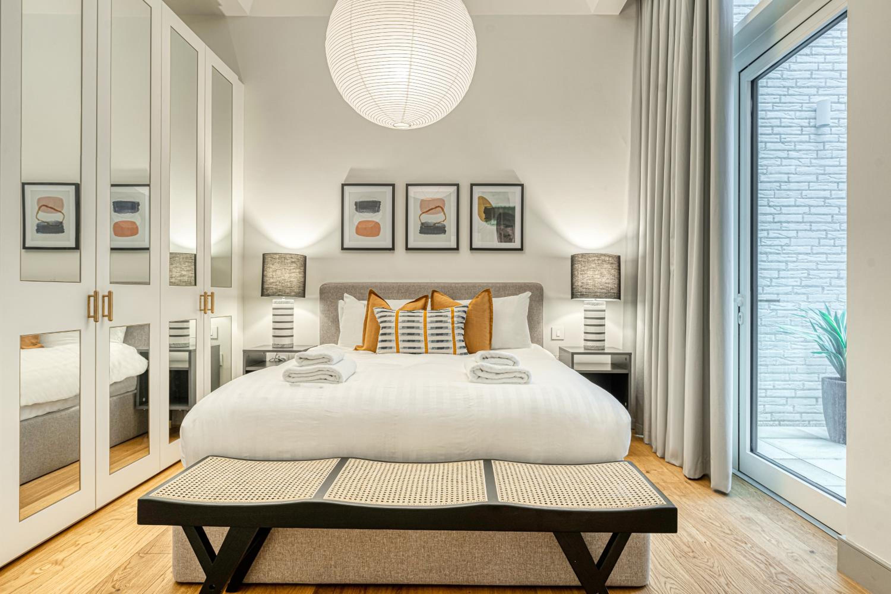Luxury flats near Big Ben and London Eye