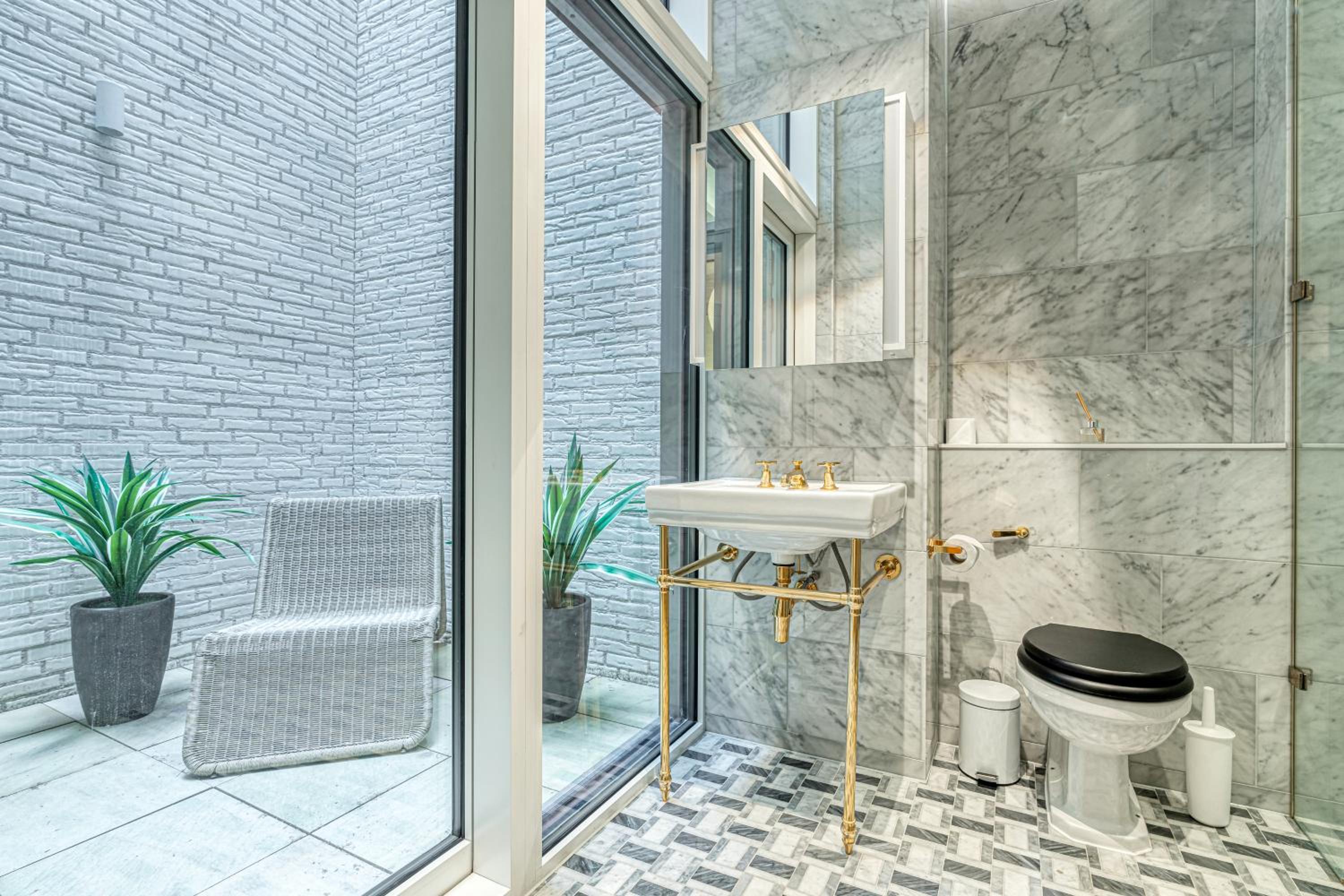 Luxury flats near Big Ben and London Eye