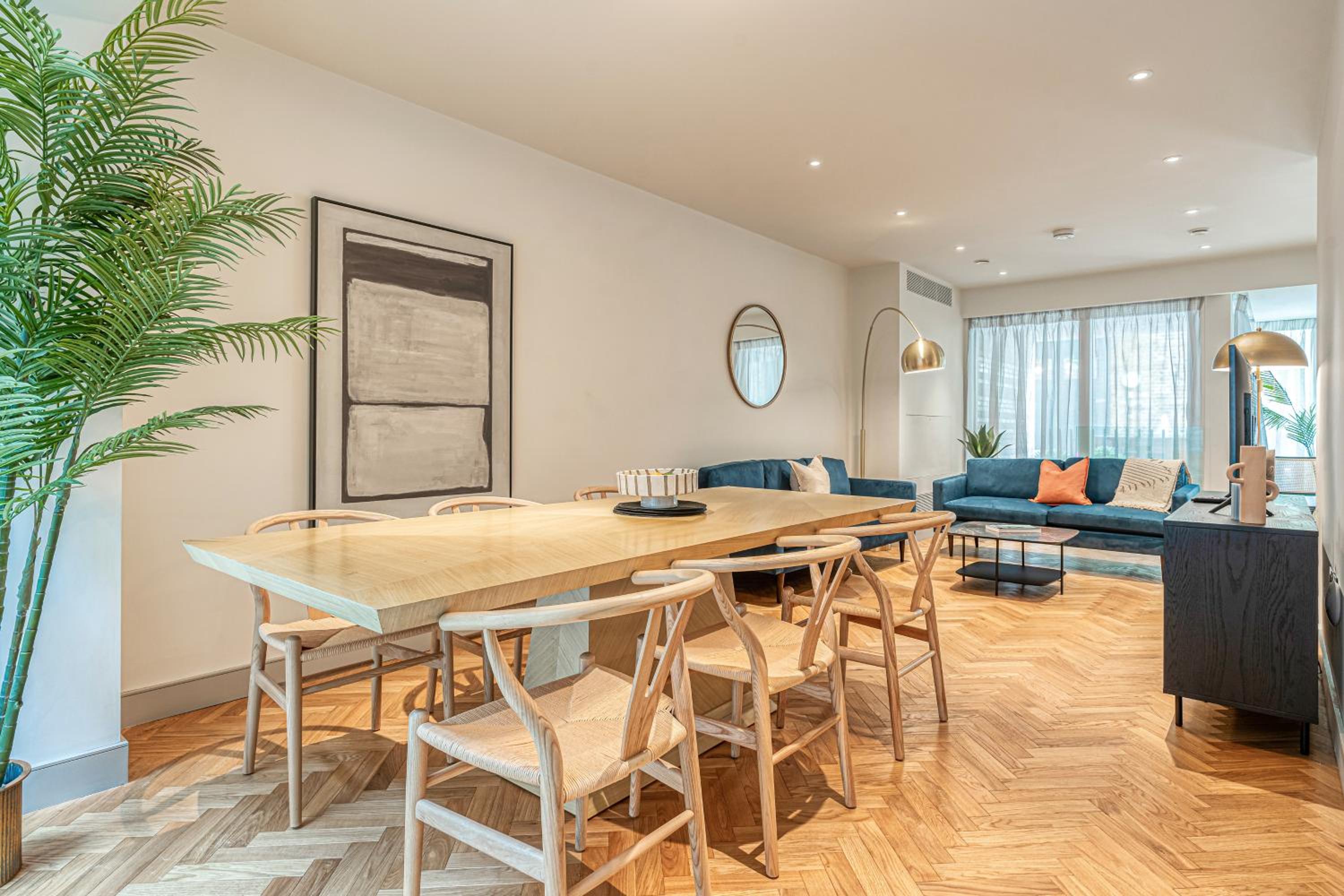 Luxury flats near Big Ben and London Eye
