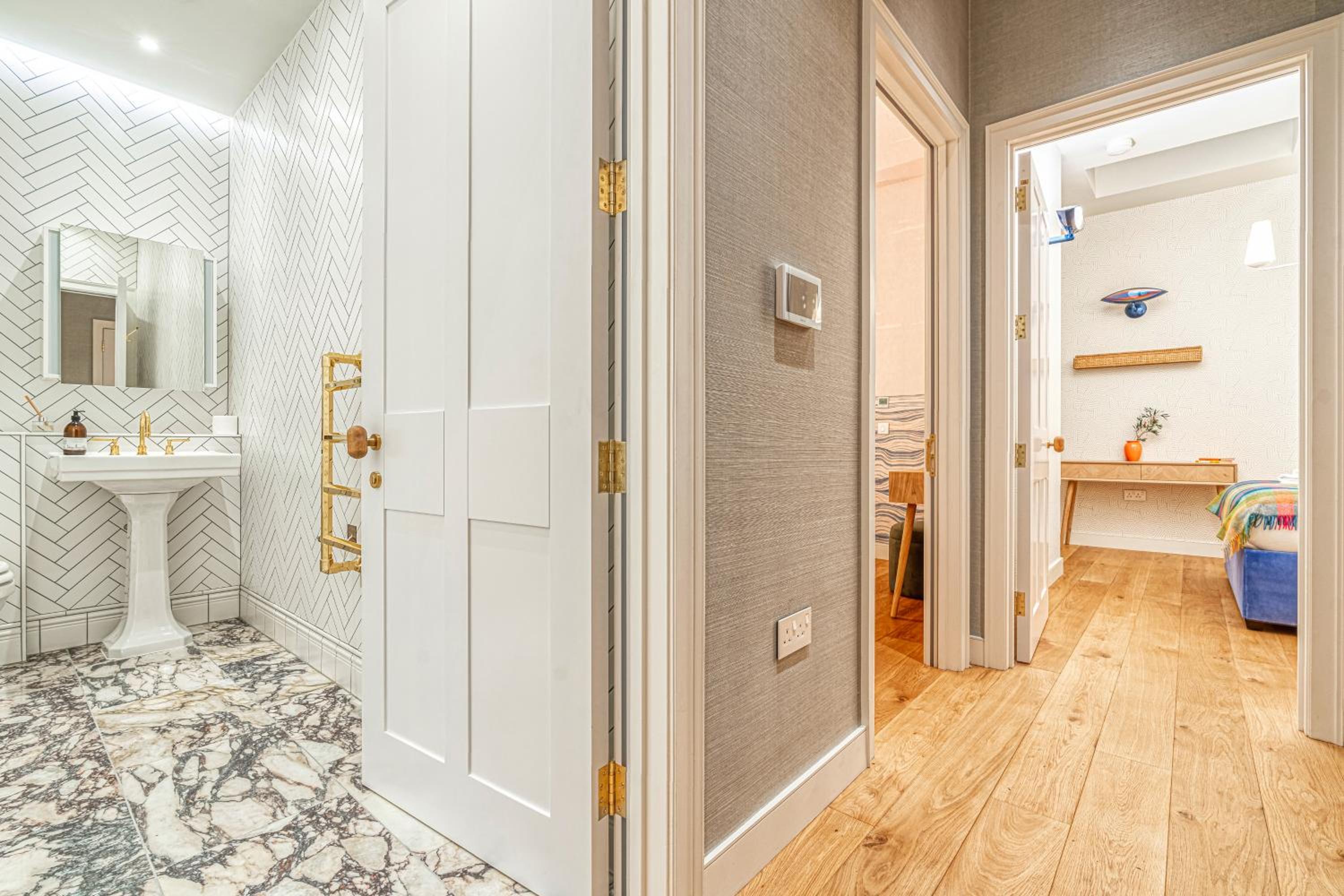 Luxury flats near Big Ben and London Eye