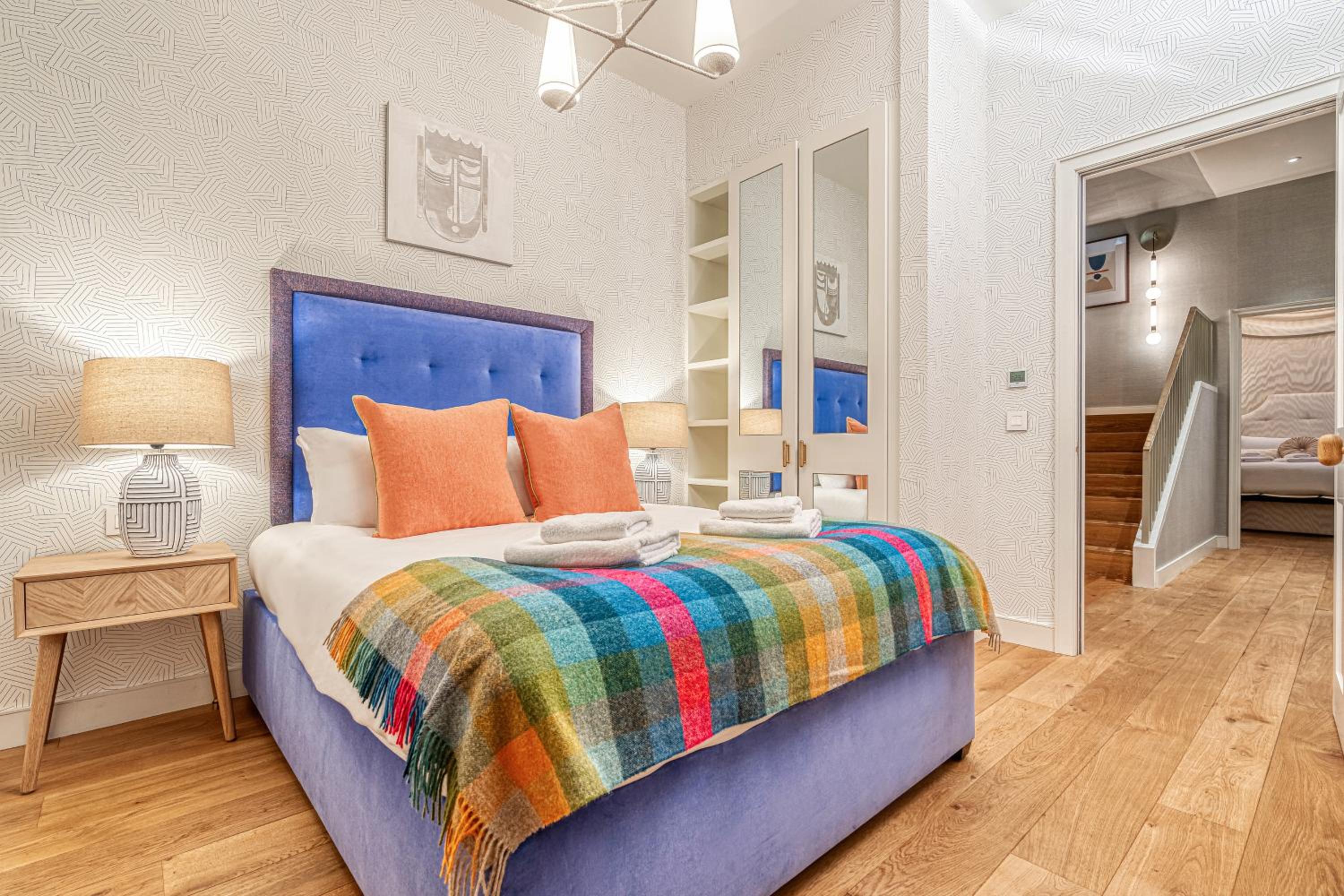 Luxury flats near Big Ben and London Eye