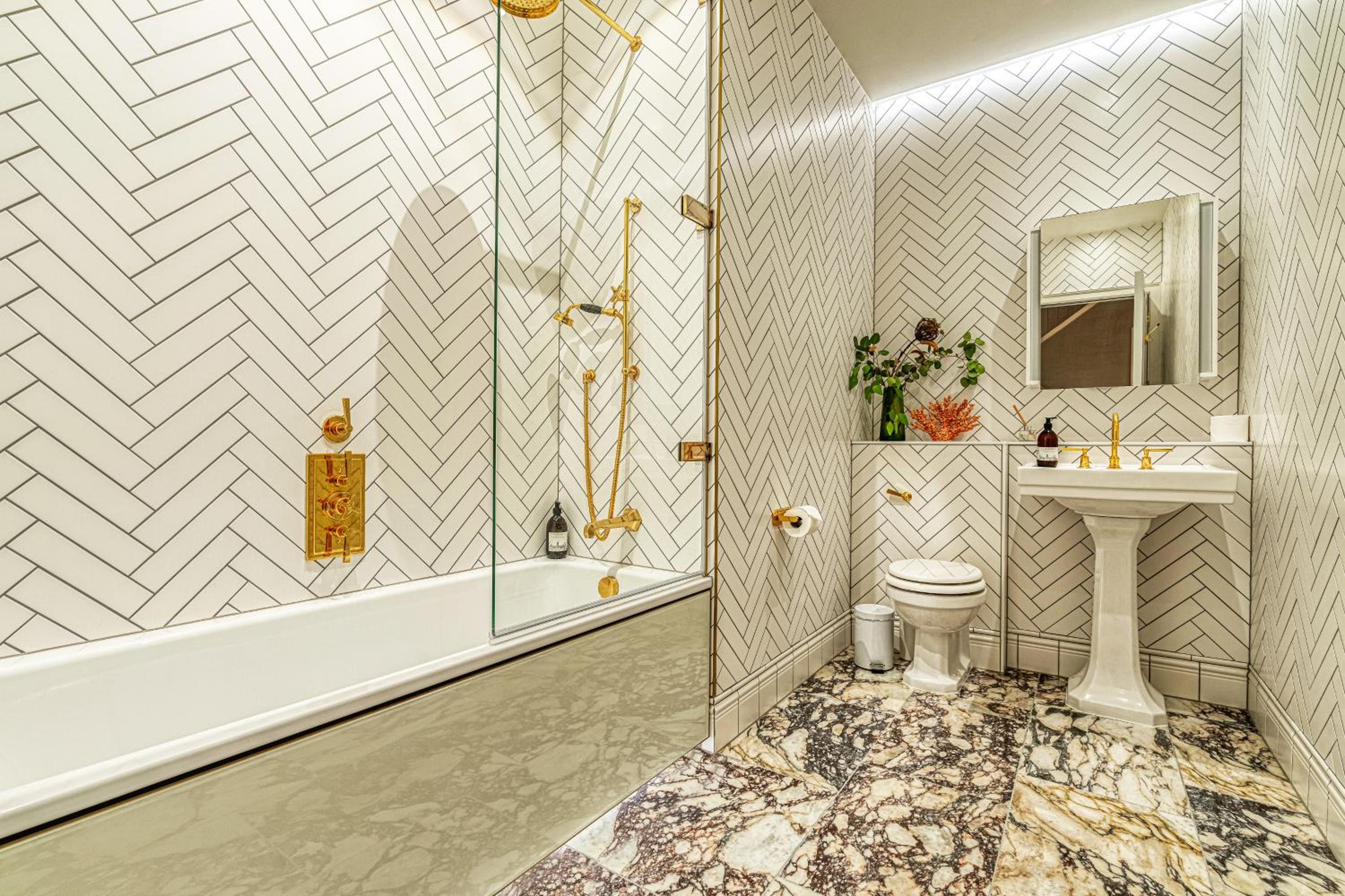 Luxury flats near Big Ben and London Eye