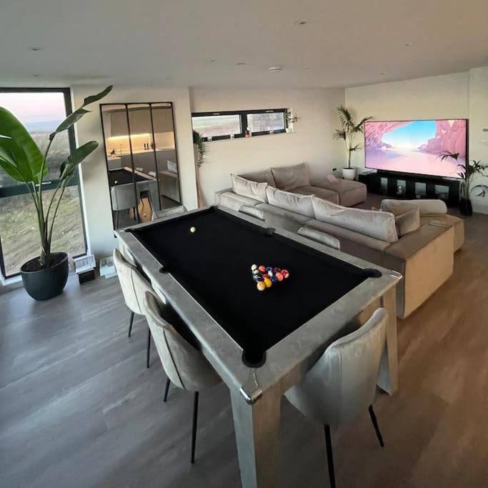 Seafront apartment with spectacular views