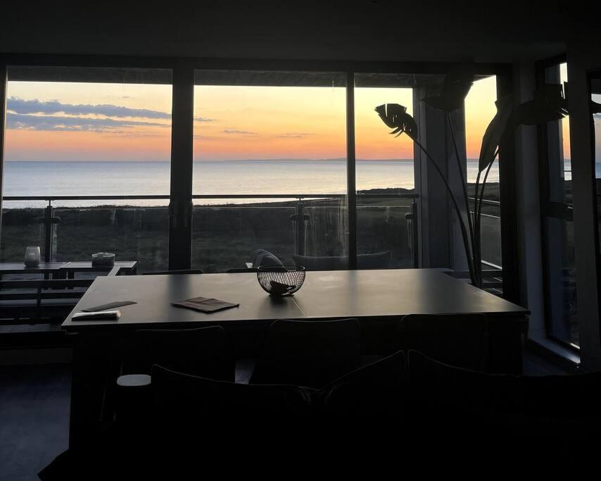Seafront apartment with spectacular views