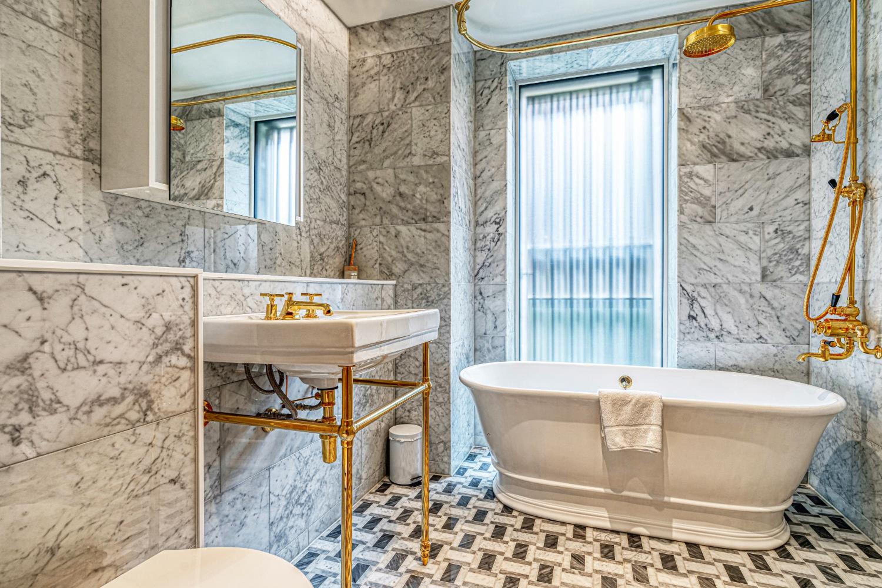 Luxury flats near Big Ben and London Eye