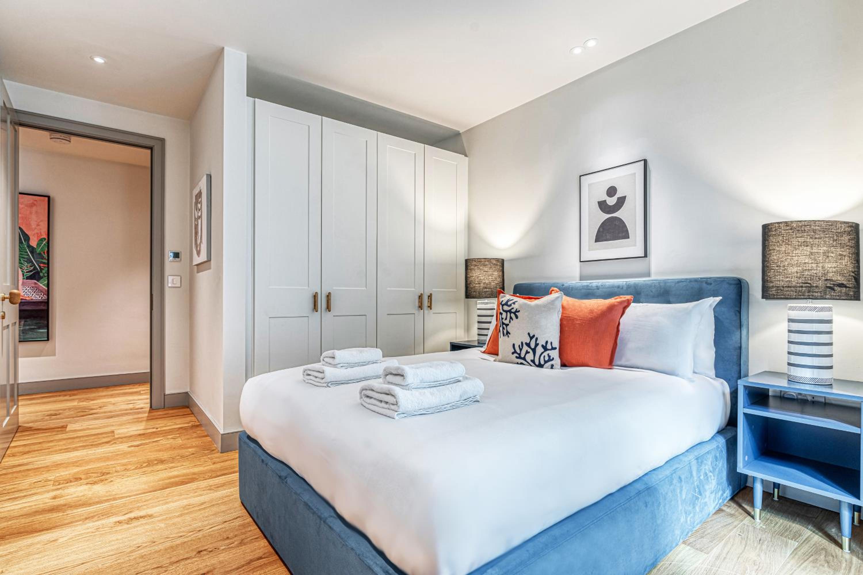 Luxury flats near Big Ben and London Eye