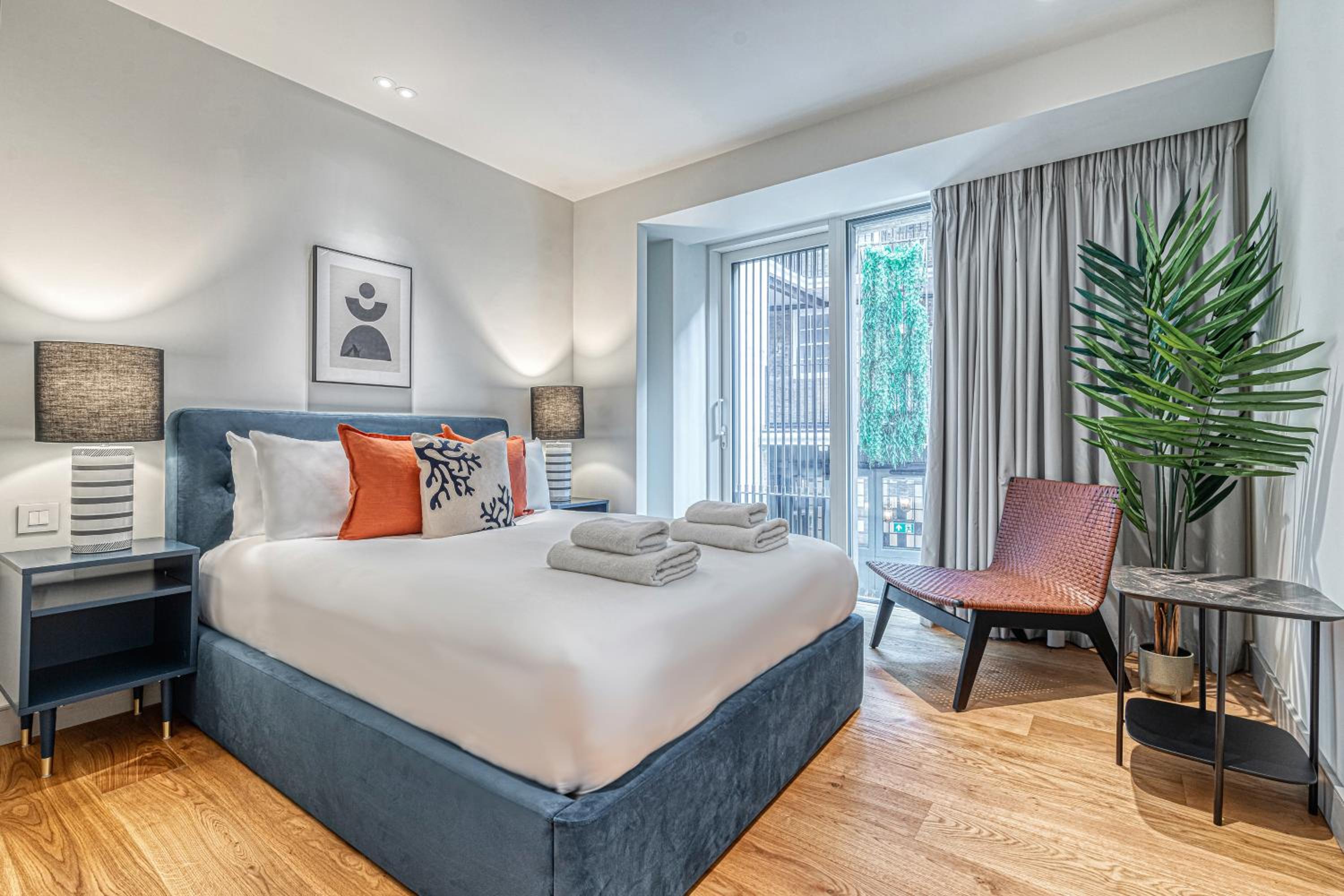 Luxury flats near Big Ben and London Eye