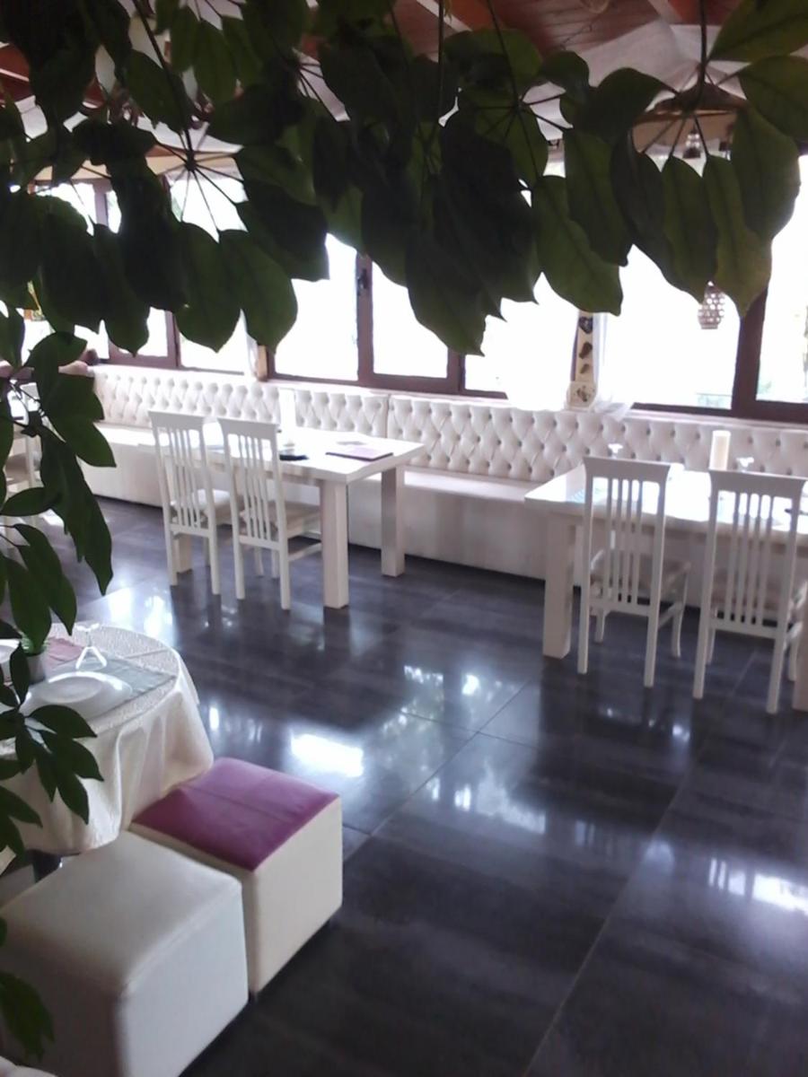Dream Stone Holiday Bar Restaurant