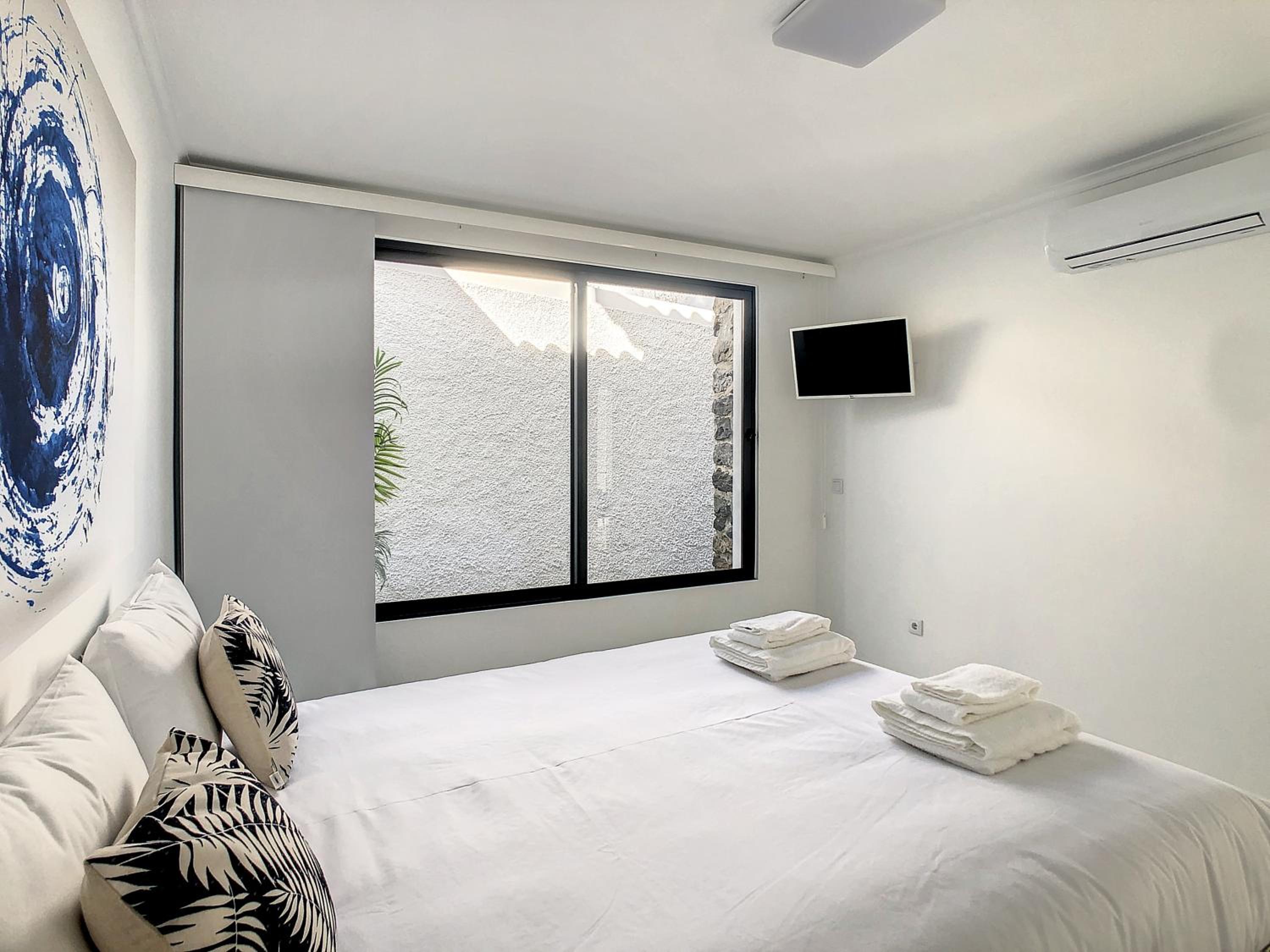 Casa dos Amores by LovelyStay view 4