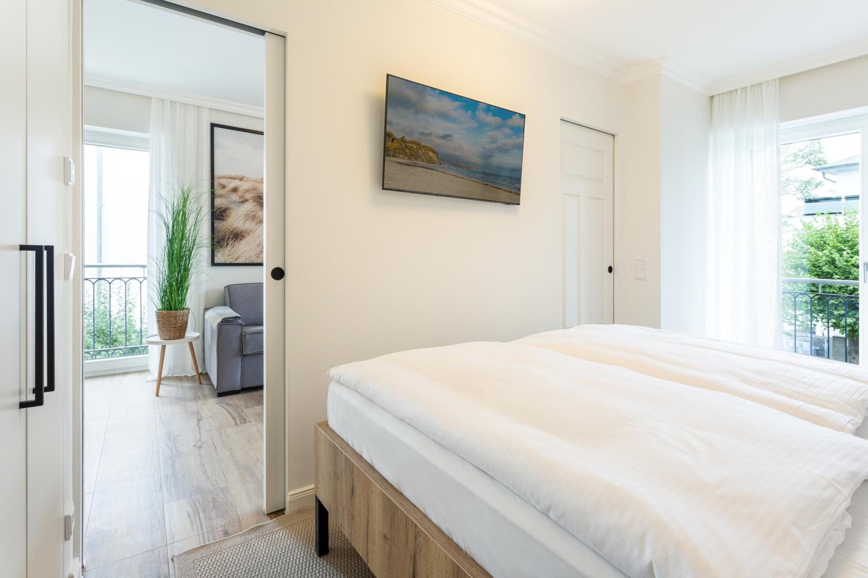 Villa Chloe Binz Appartements exklusiv in Top Lage mit Strandkorb am Strand