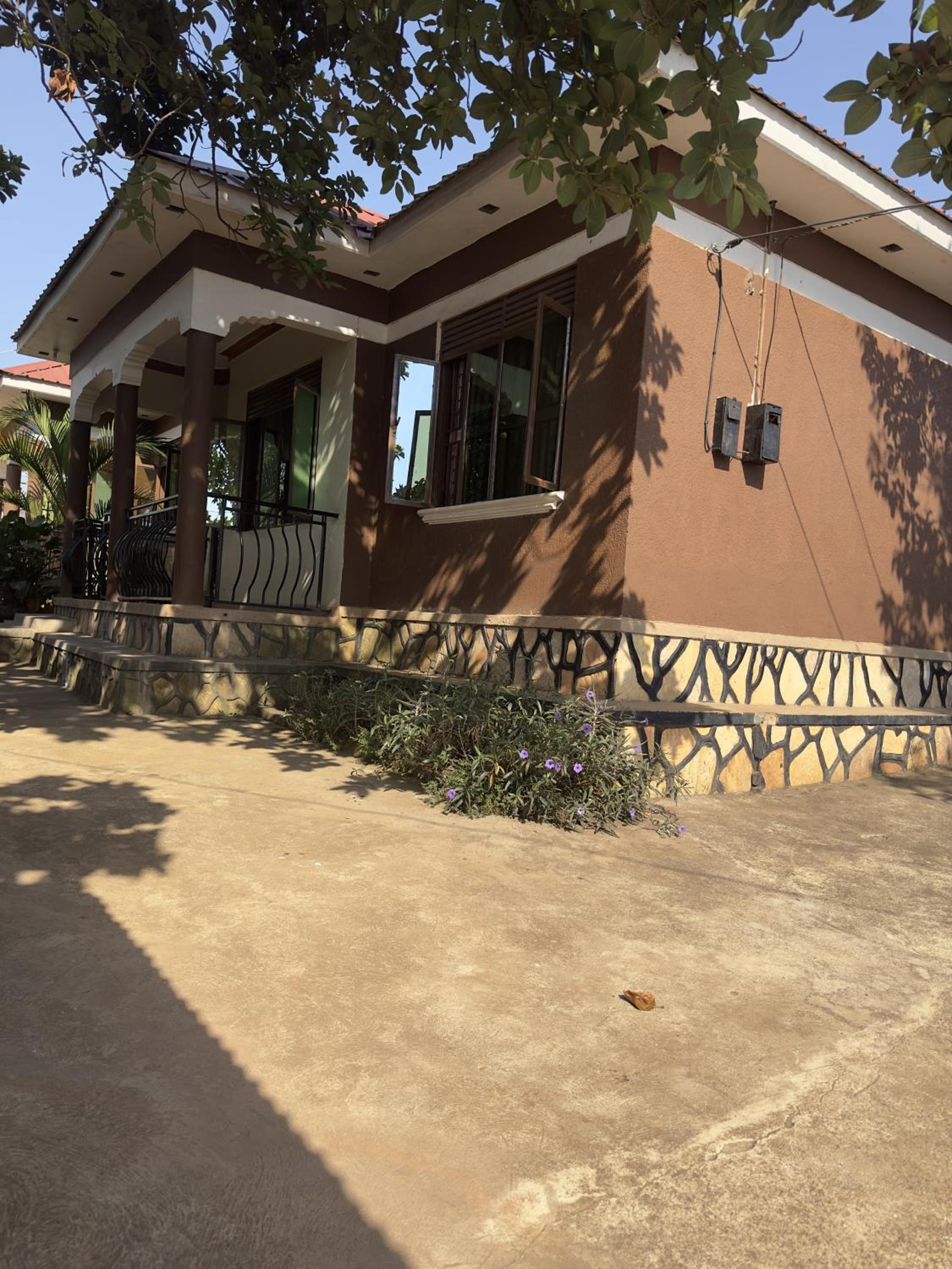 Olive Palm Suites Jinja view 5