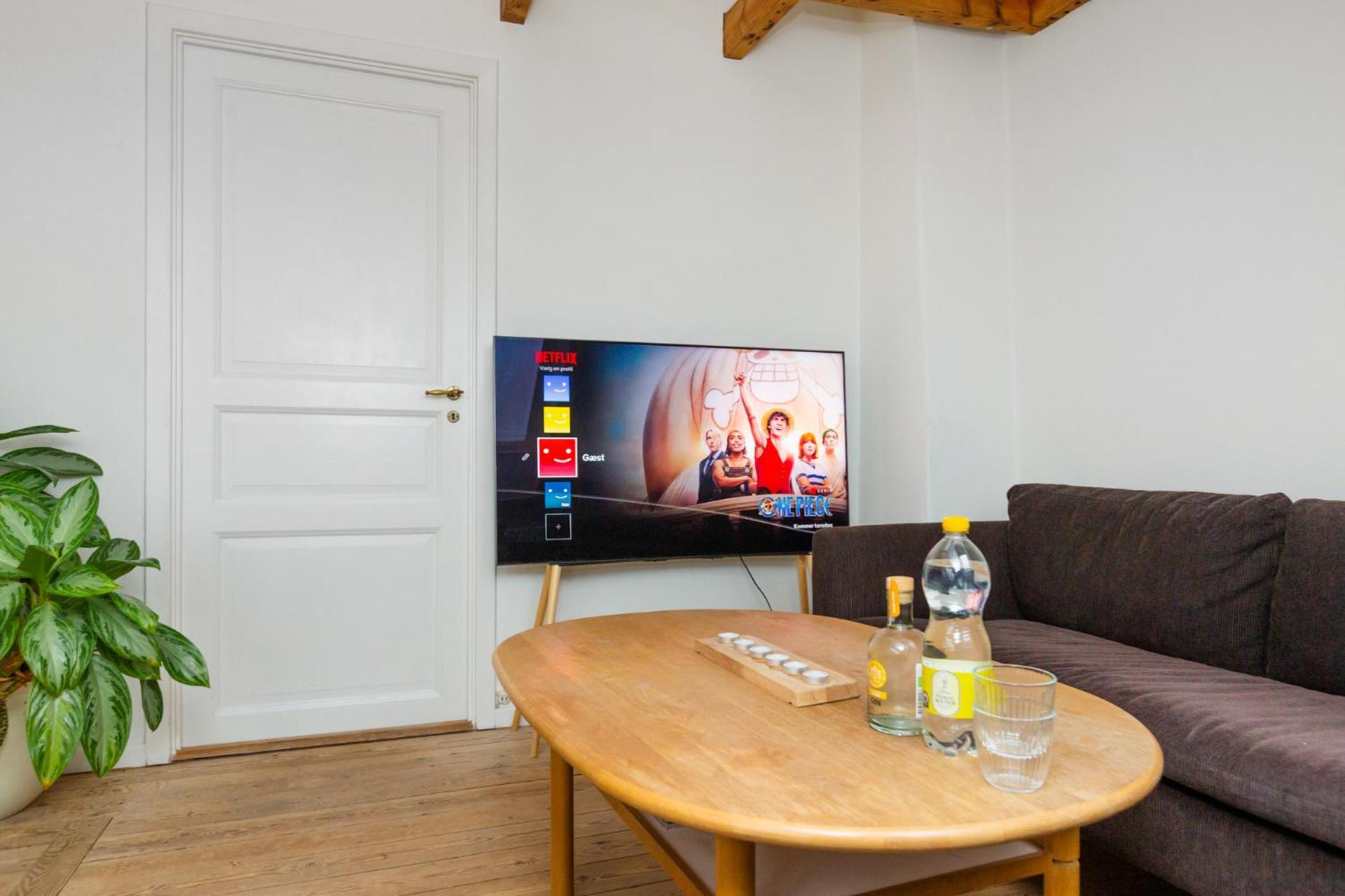 Come Stay in Penthouse With Room For 2-People view 2