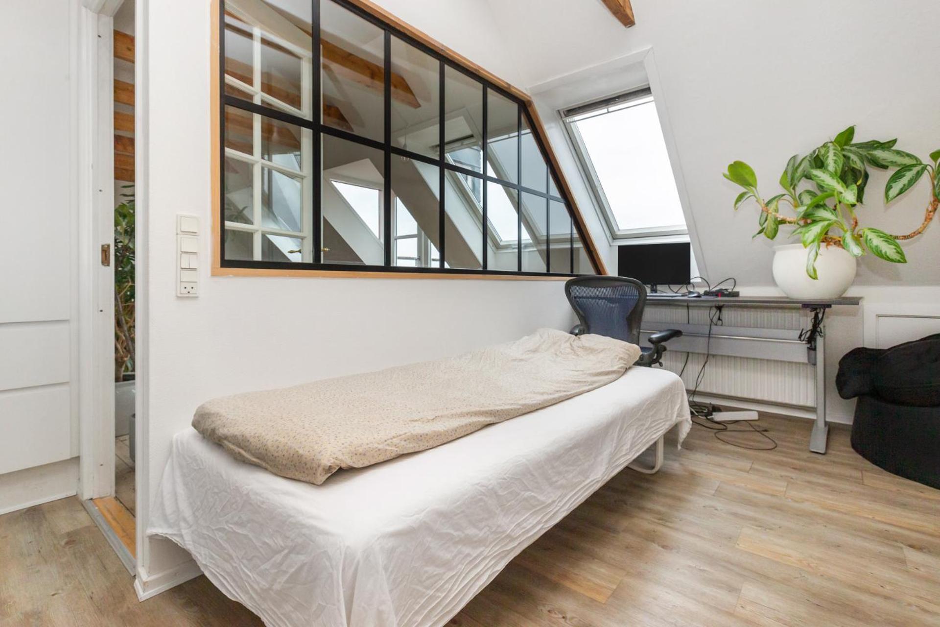 Come Stay in Penthouse With Room For 2-People view 3