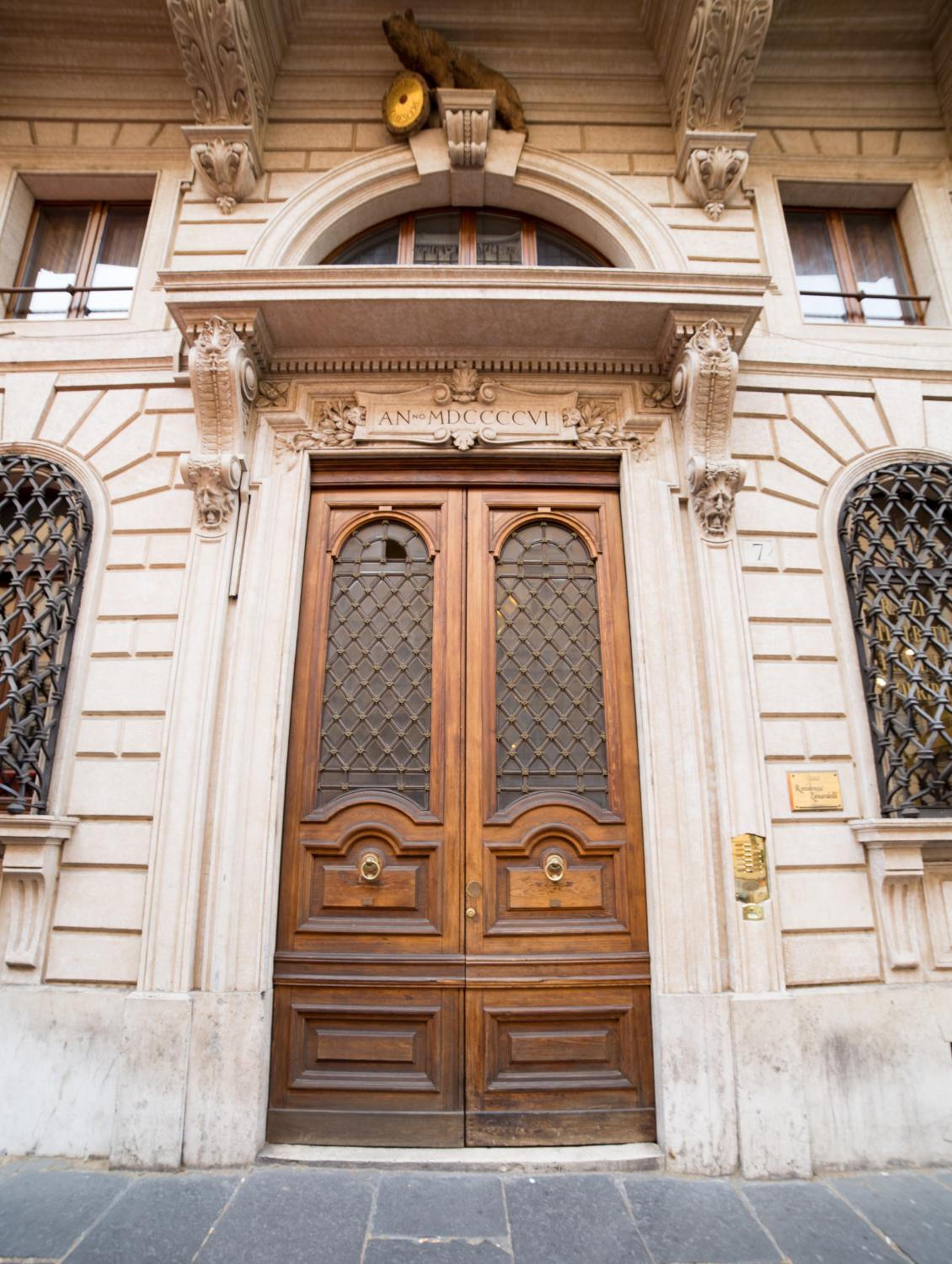 Affreschi Su Roma Luxury B&B