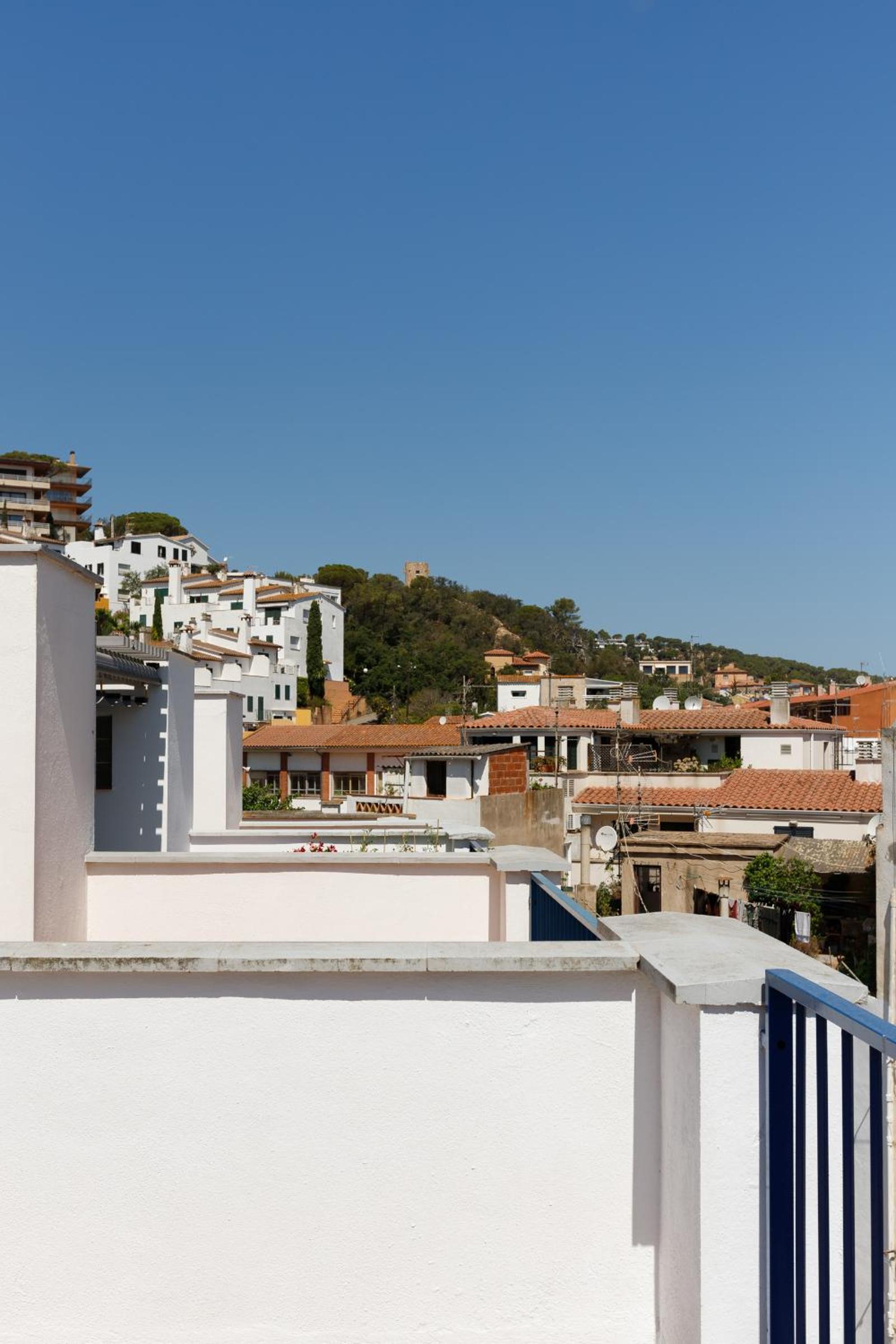 Lets Holidays Big terrace house with parking