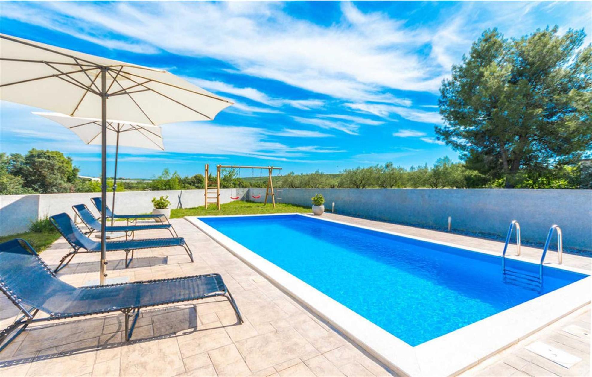 New! Holiday Home Tina with pool