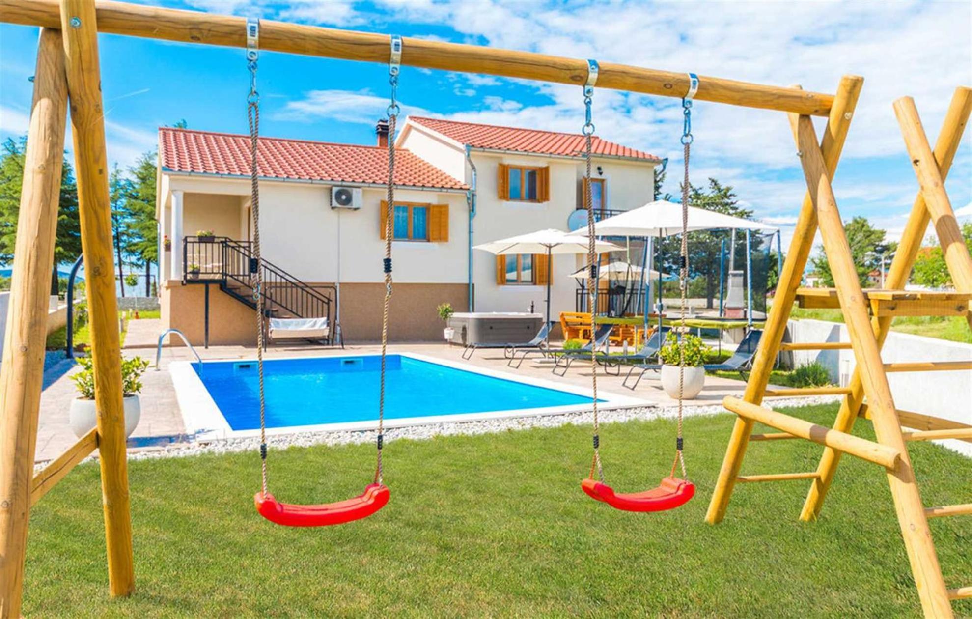 New! Holiday Home Tina with pool