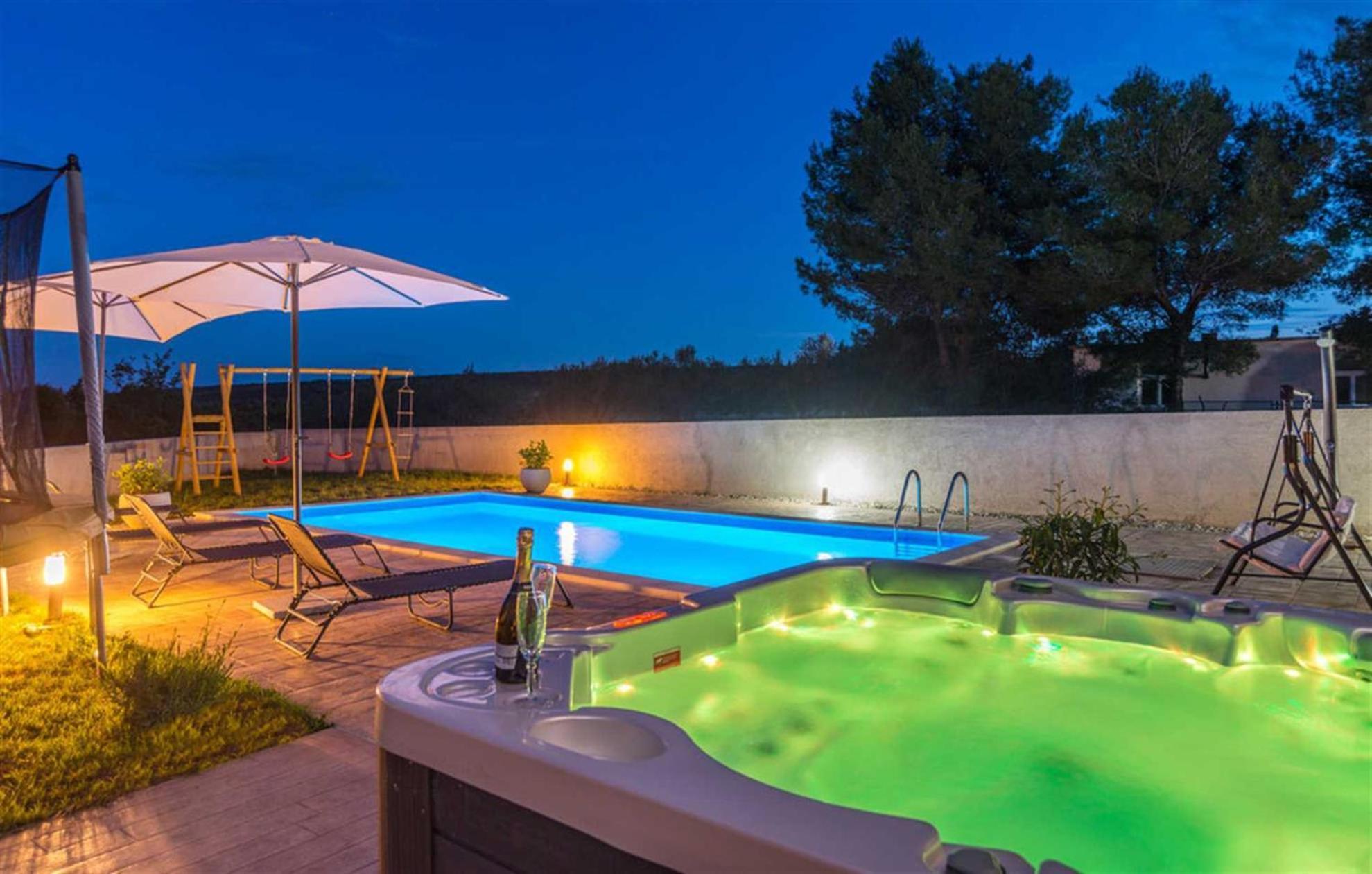 New! Holiday Home Tina with pool