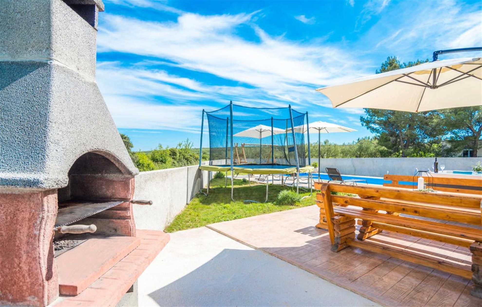 New! Holiday Home Tina with pool