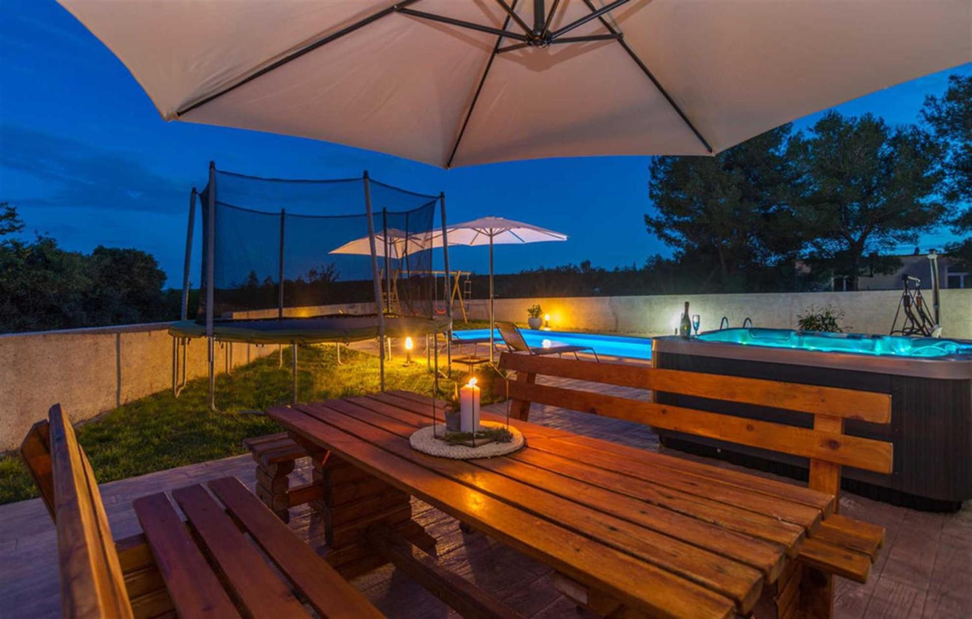 New! Holiday Home Tina with pool