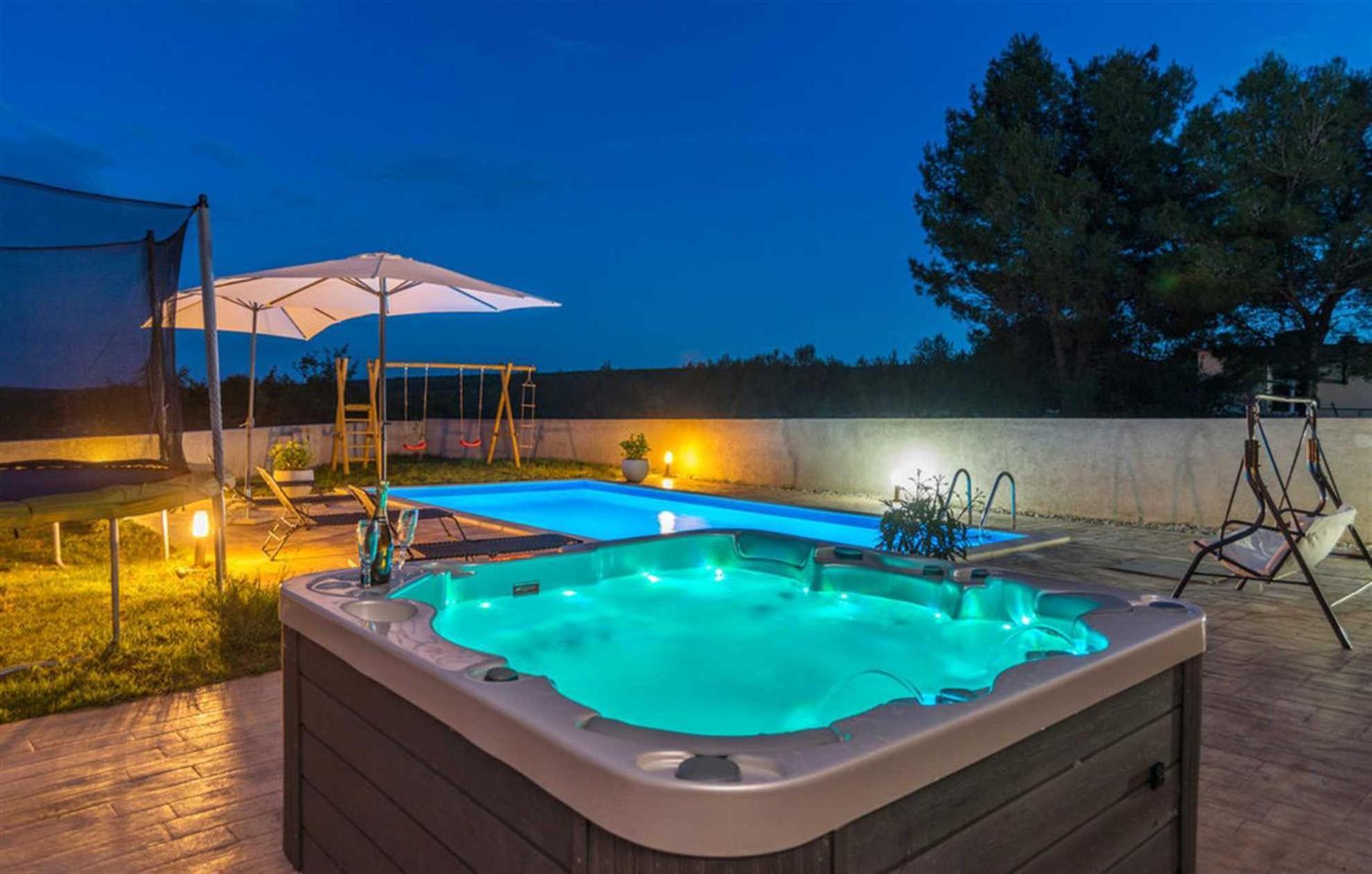 New! Holiday Home Tina with pool