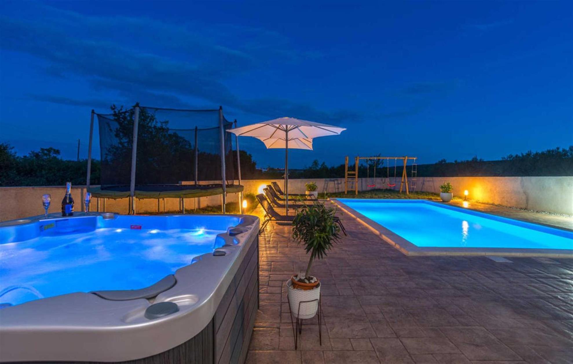 New! Holiday Home Tina with pool