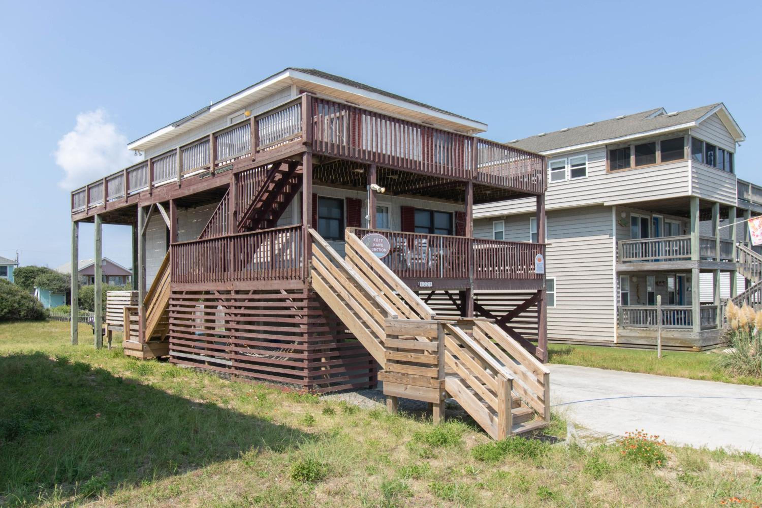 Kitty Hawk Junction - MP 3, Semi-Oceanfront, 2 Minute Walk to Beach, Pets OK, Basketball Goal view 2