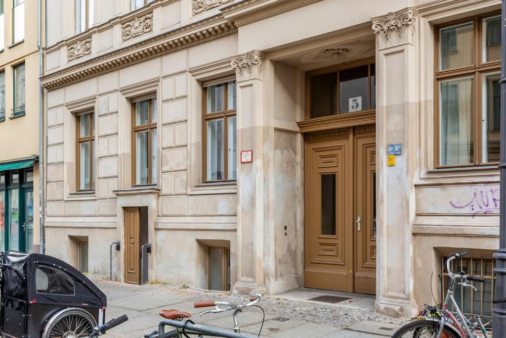 Sleek Design in Trendy Mitte