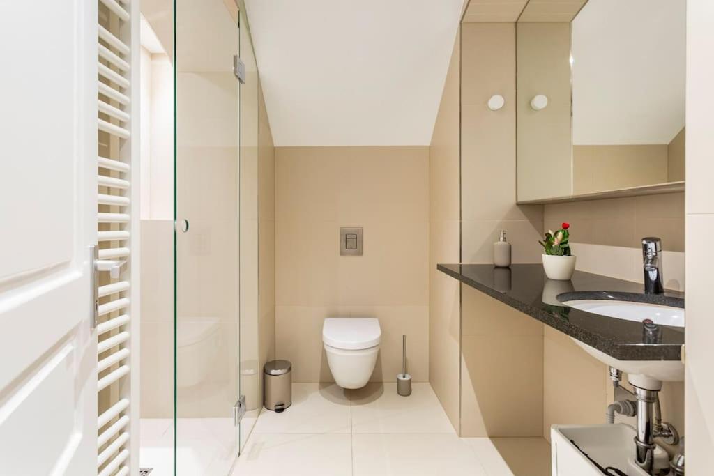 Sleek Design in Trendy Mitte