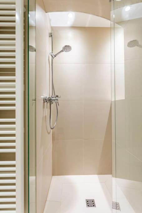 Sleek Design in Trendy Mitte