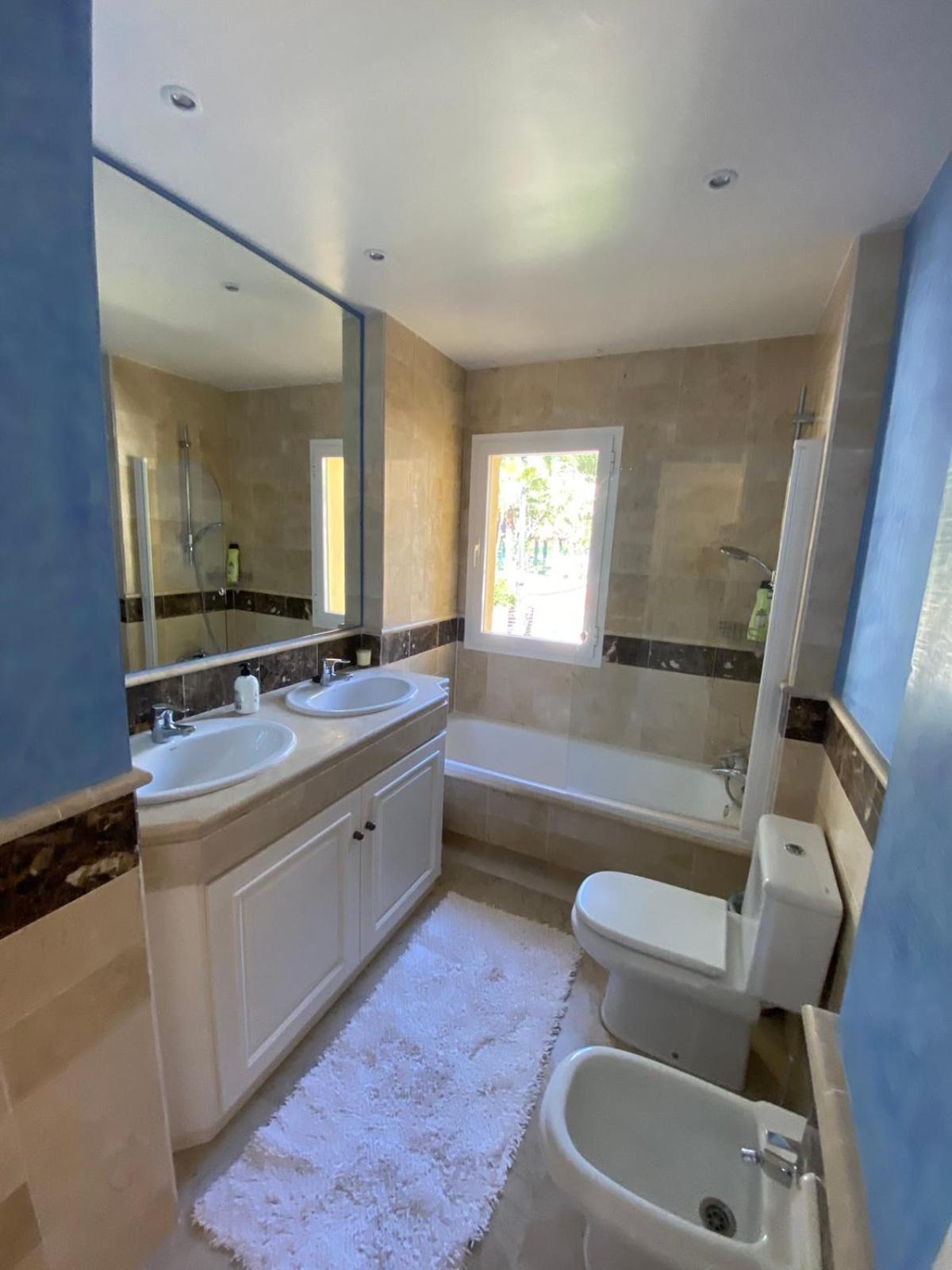 Golf Villa in Marbella, Frontline Golfvilla in RioReal Golf