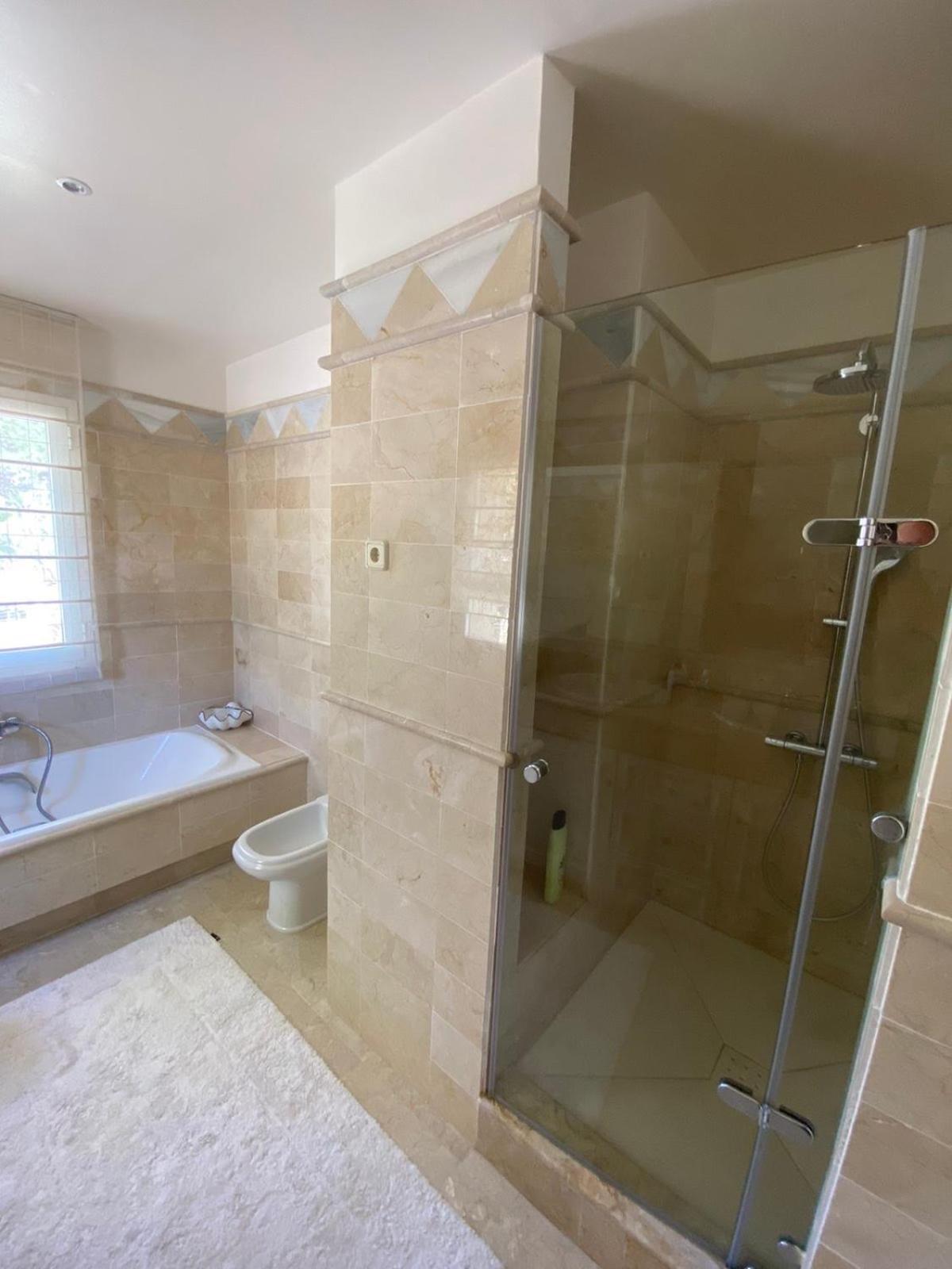 Golf Villa in Marbella, Frontline Golfvilla in RioReal Golf