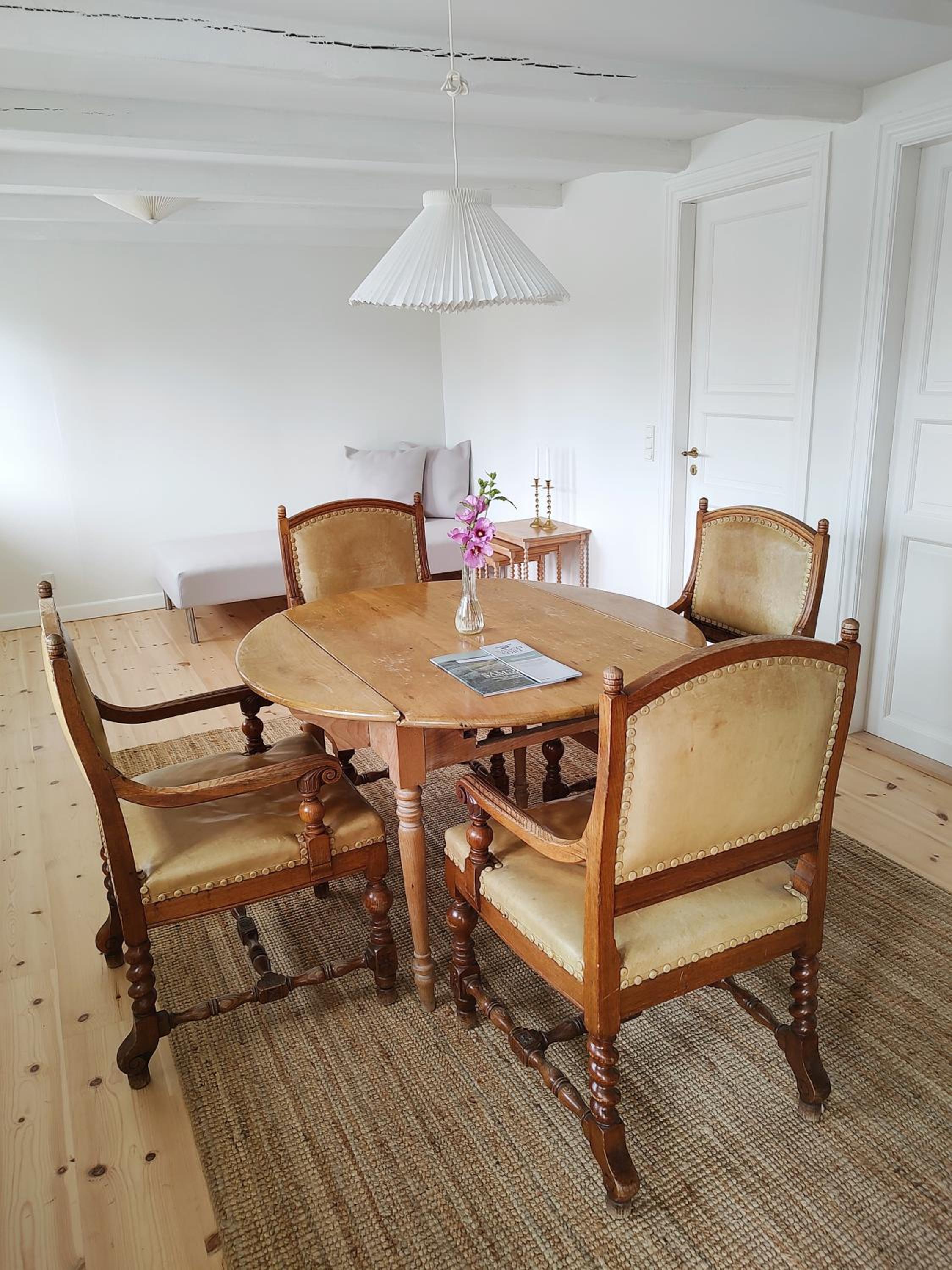 Købmandsgården, Ballen
