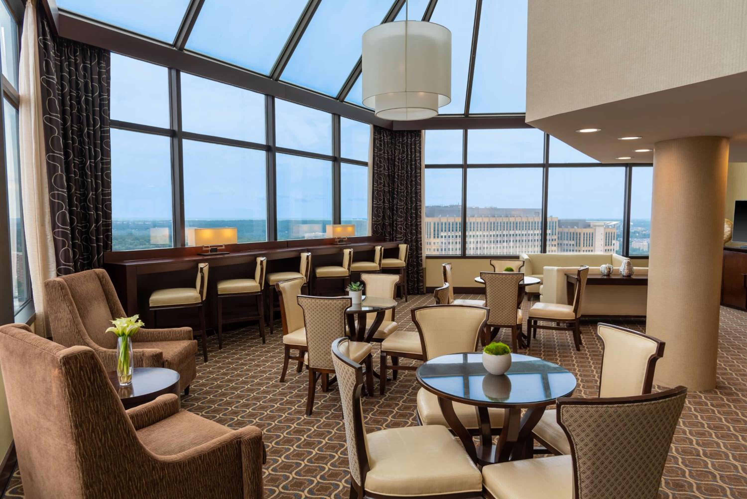 Hilton Alexandria Mark Center - Property Image 8